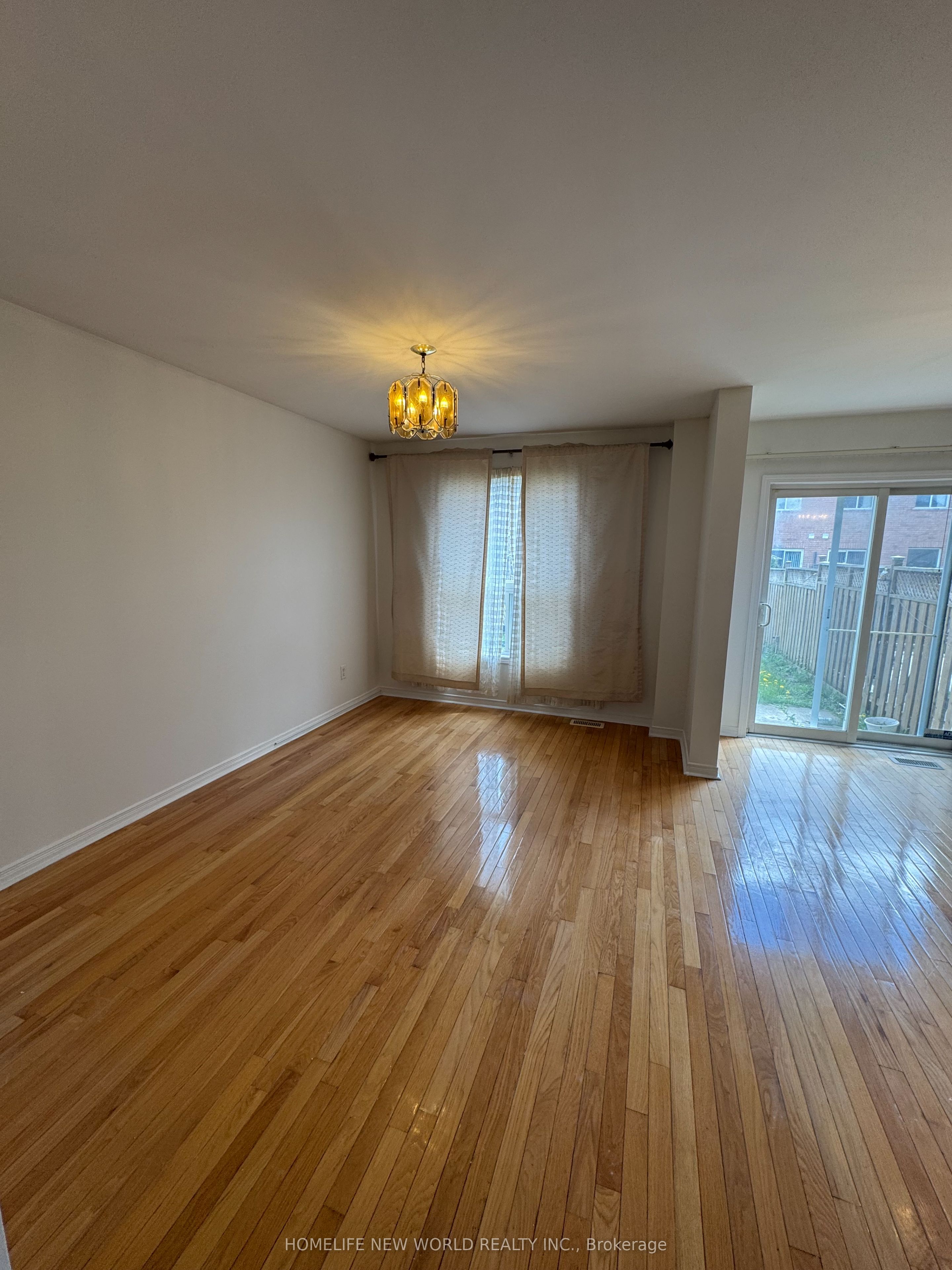 103 Cadillac Crescent, Brampton, ON L7A 3B5 photo 5