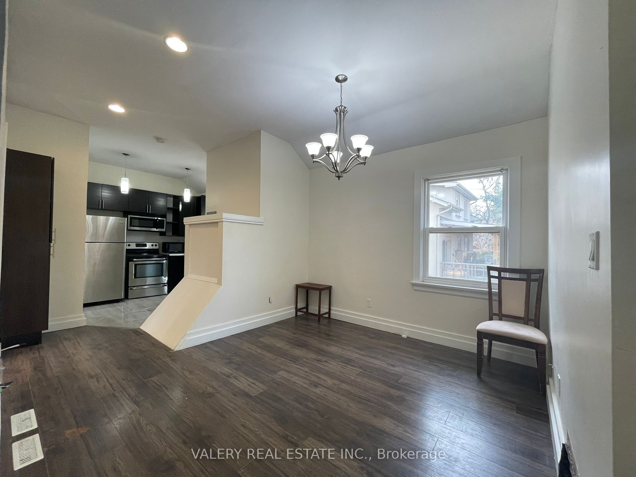 1561 Hurontario Street 1, Mississauga, ON L5G 3H7 photo 5