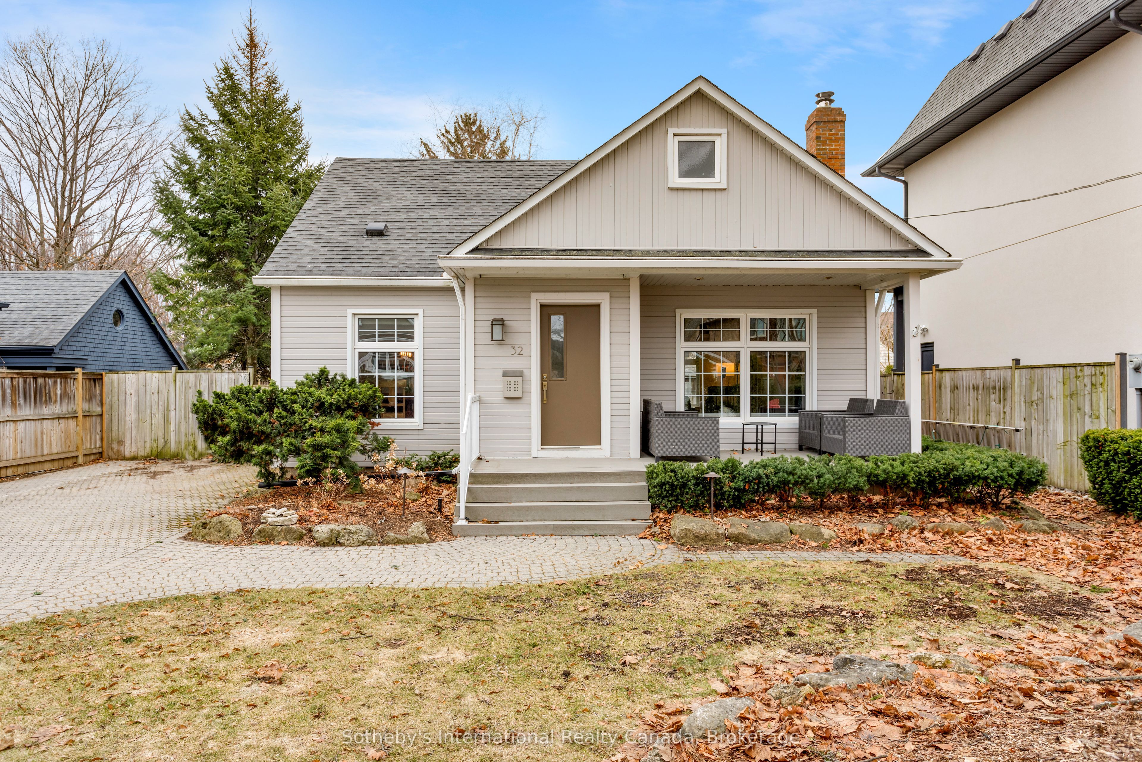 32 Anderson Street, Oakville, ON L6K 1A5