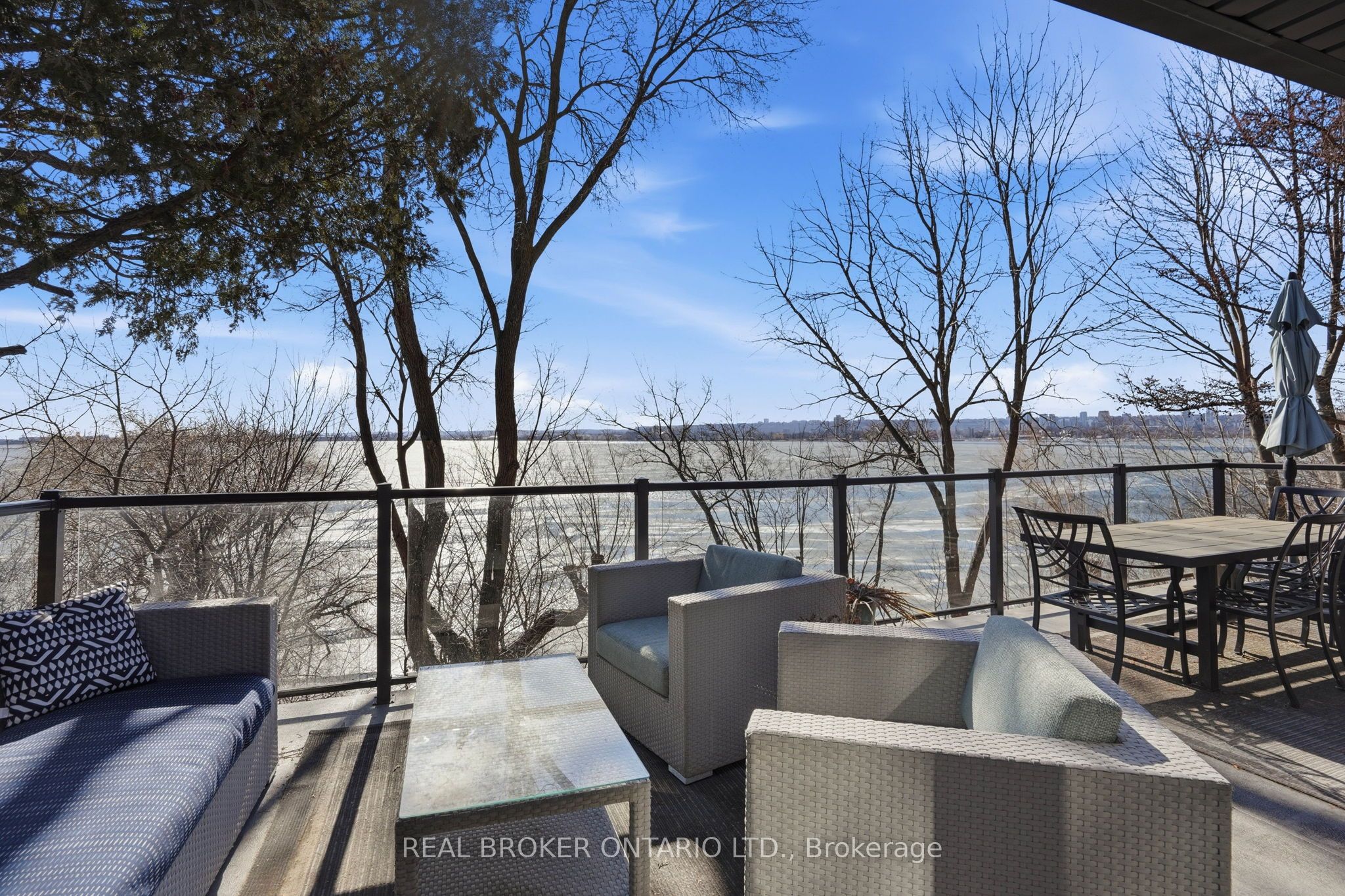 868 Danforth Place, Burlington, ON L7T 1S2 photo 4