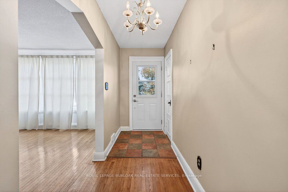 727 Brant Street, Burlington, ON L7R 2H6 photo 3