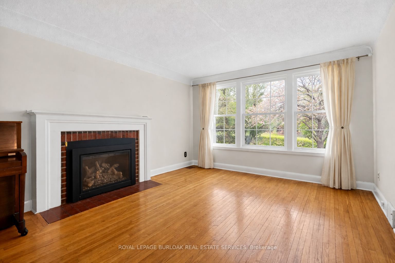 727 Brant Street, Burlington, ON L7R 2H6 photo 4