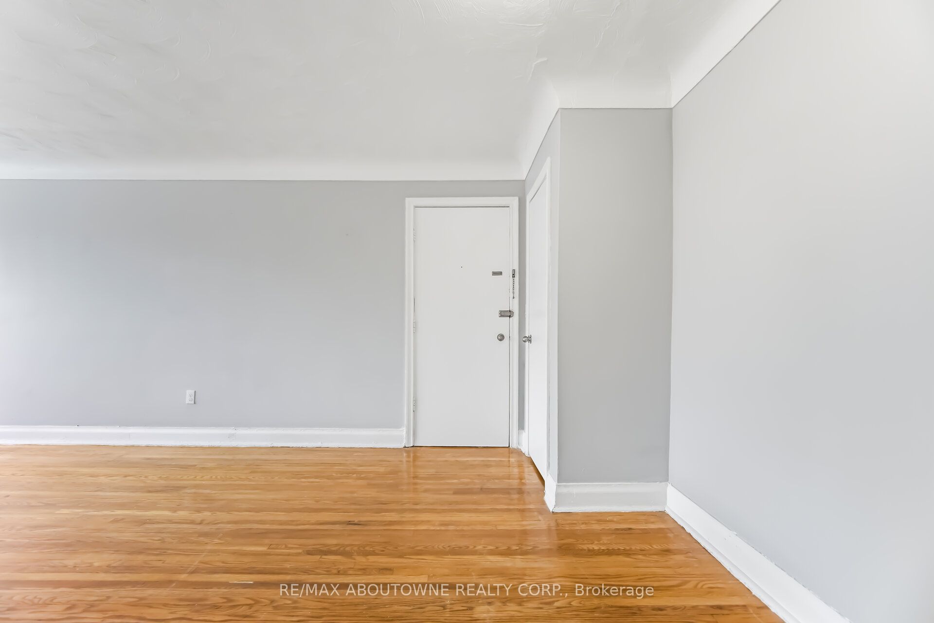 1037 Churchill Avenue E 7, Oakville, ON L6H 1A3 photo 4