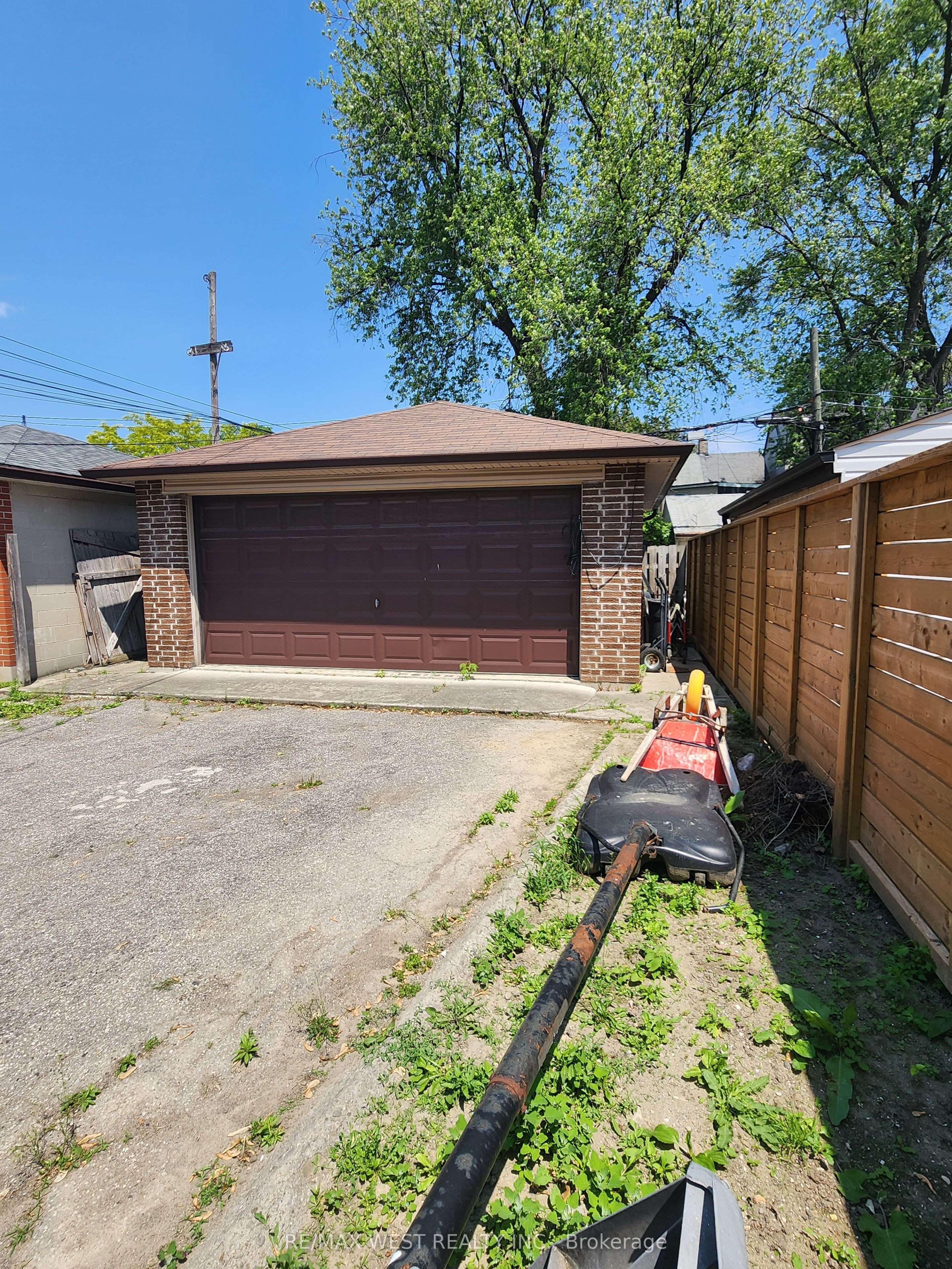 415 Symington Avenue, Toronto, ON M6N 2W4 photo 2
