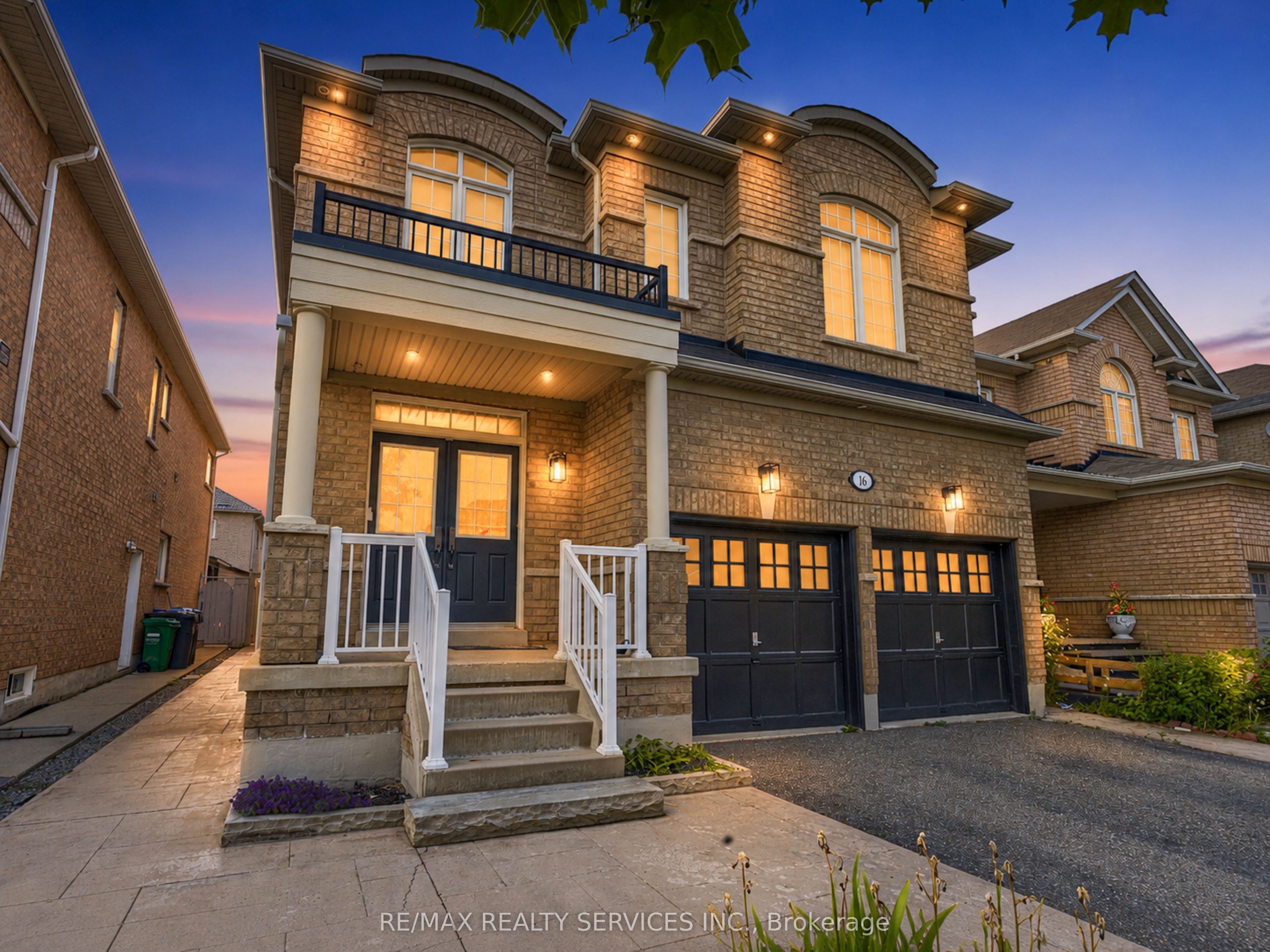 16 Fallgate Drive, Brampton, ON L6X 0R5 photo 2