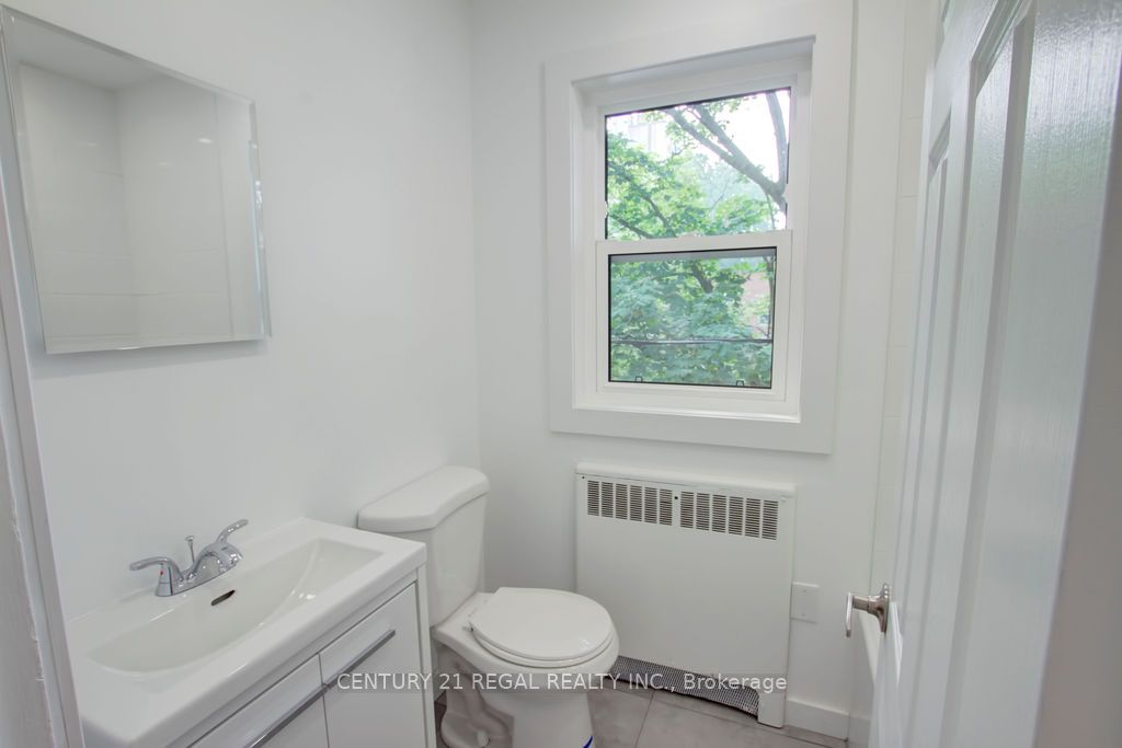 2127 Harris Crescent, Burlington, ON L7R 1G4 photo 3
