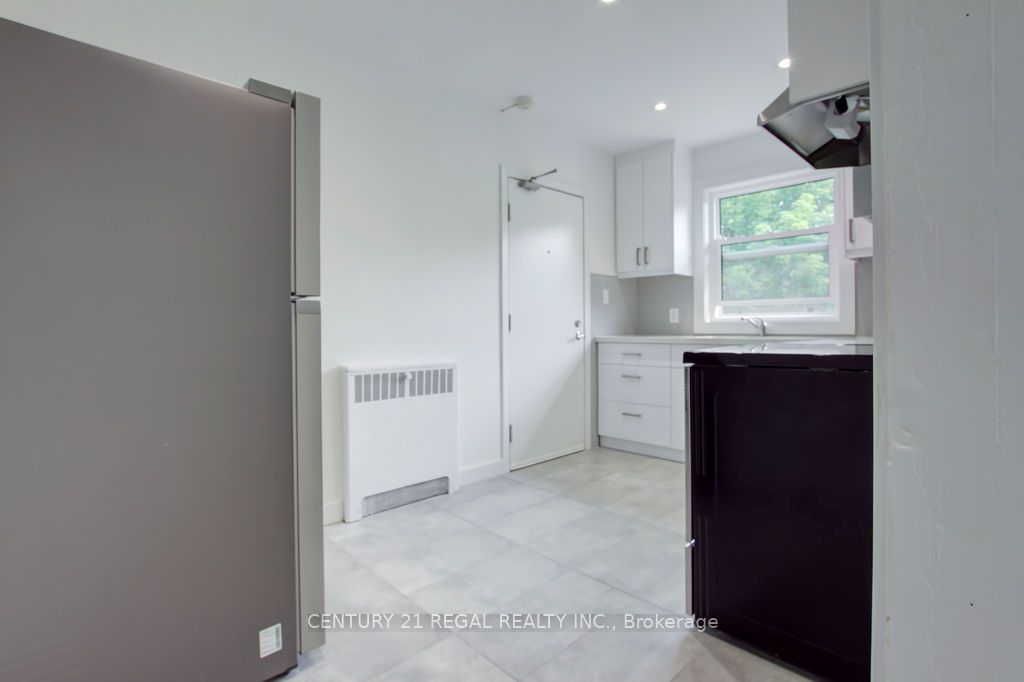 2127 Harris Crescent, Burlington, ON L7R 1G4 photo 4