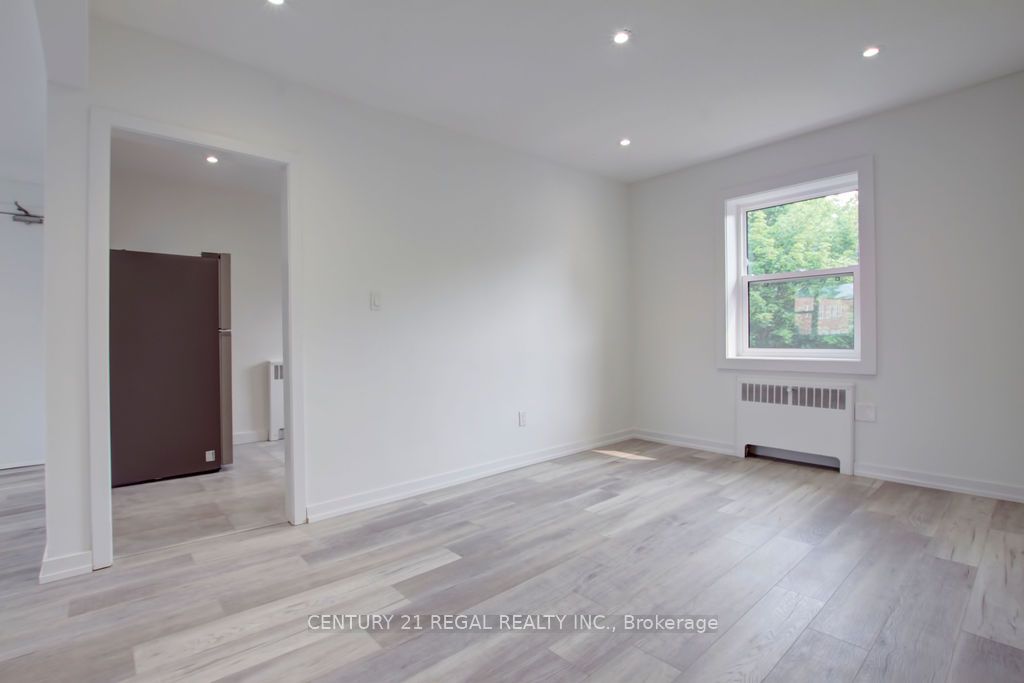 2127 Harris Crescent, Burlington, ON L7R 1G4 photo 5