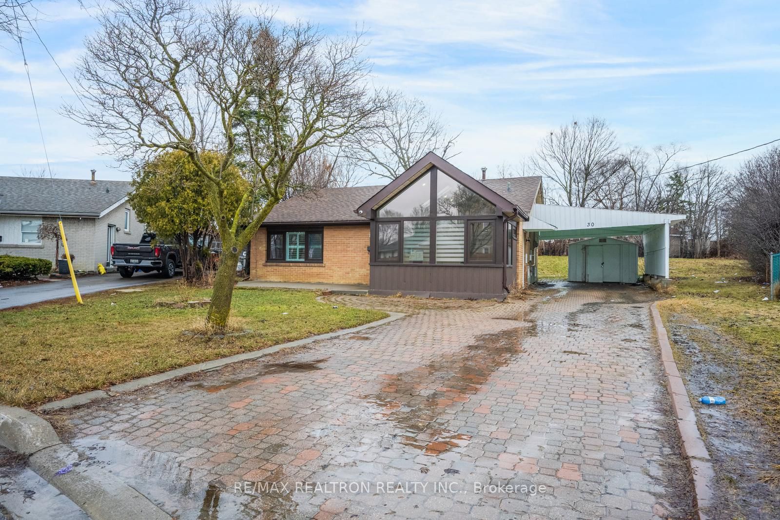 30 Lawrence Crescent, Brampton, ON L6W 2P3 photo 2