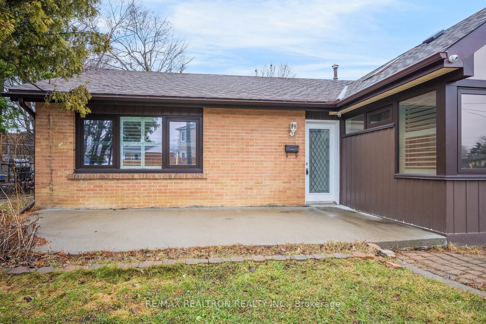 30 Lawrence Crescent, Brampton, ON L6W 2P3 photo 3