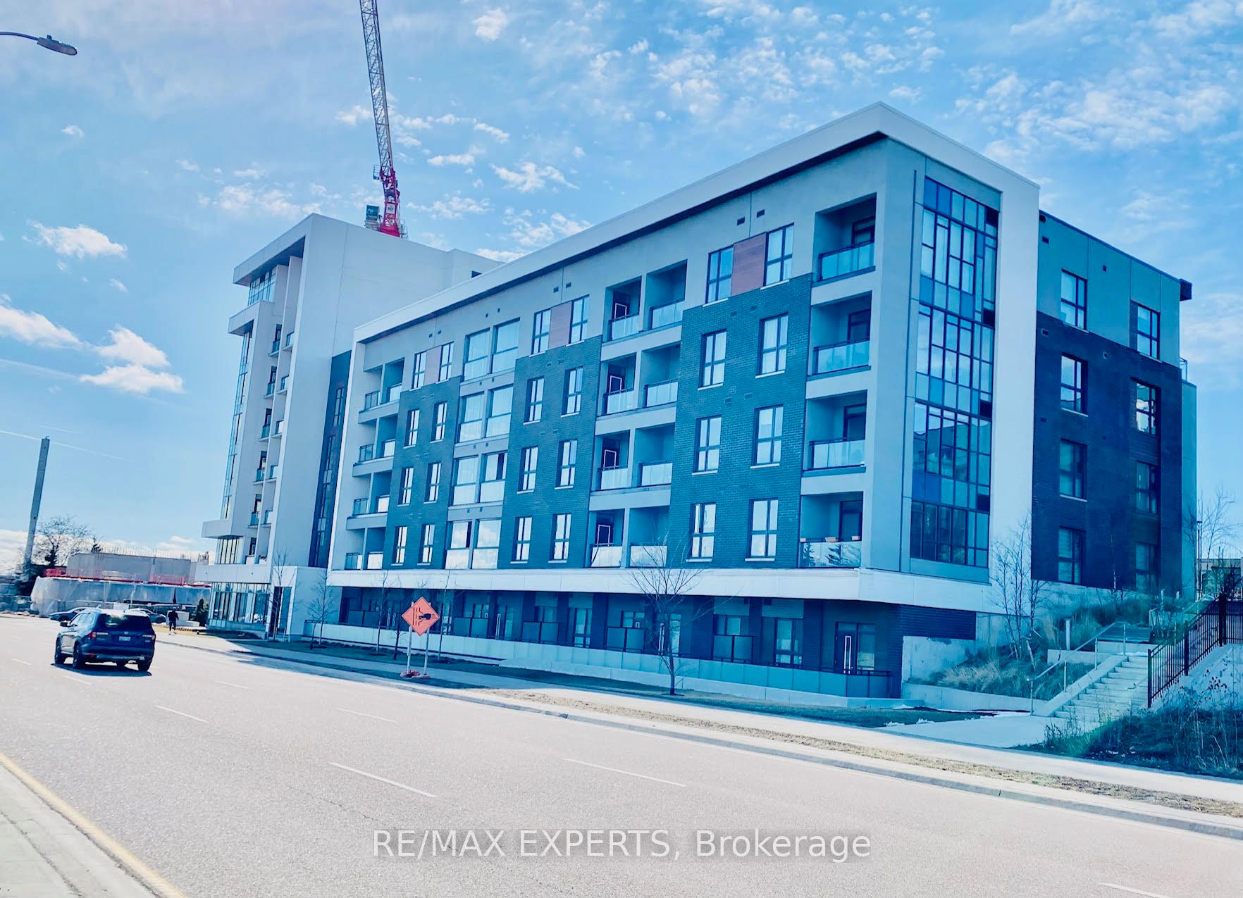 95 W Dundas Street W 206, Oakville, ON L6M 5N4