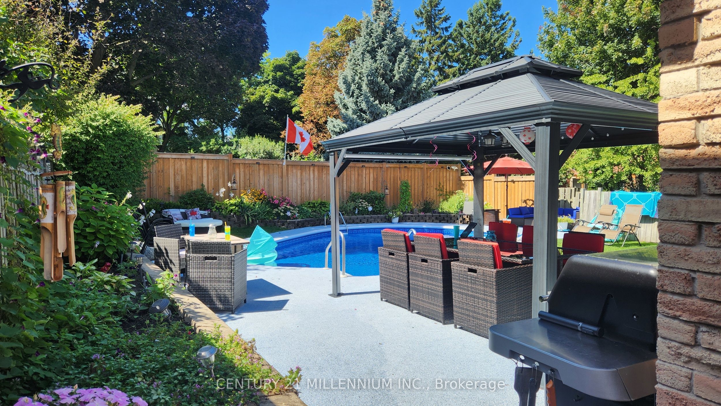 4 Marchmount Crescent, Brampton, ON L6S 2S9 photo 2