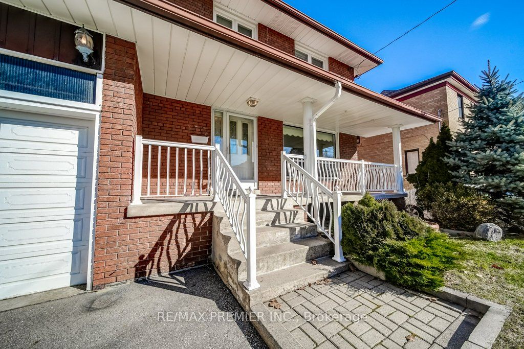 334 Rimilton Avenue, Toronto, ON M8W 2E4 photo 3