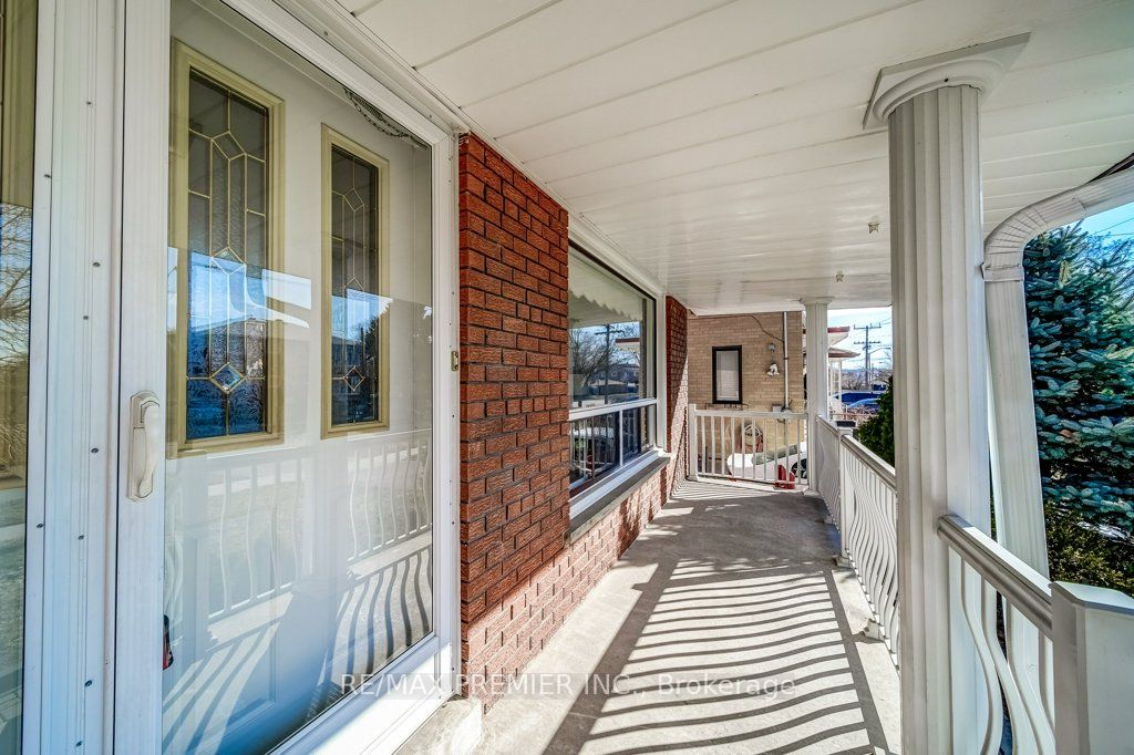 334 Rimilton Avenue, Toronto, ON M8W 2E4 photo 4
