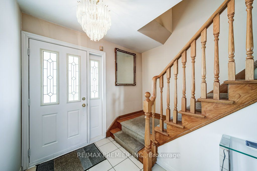 334 Rimilton Avenue, Toronto, ON M8W 2E4 photo 5