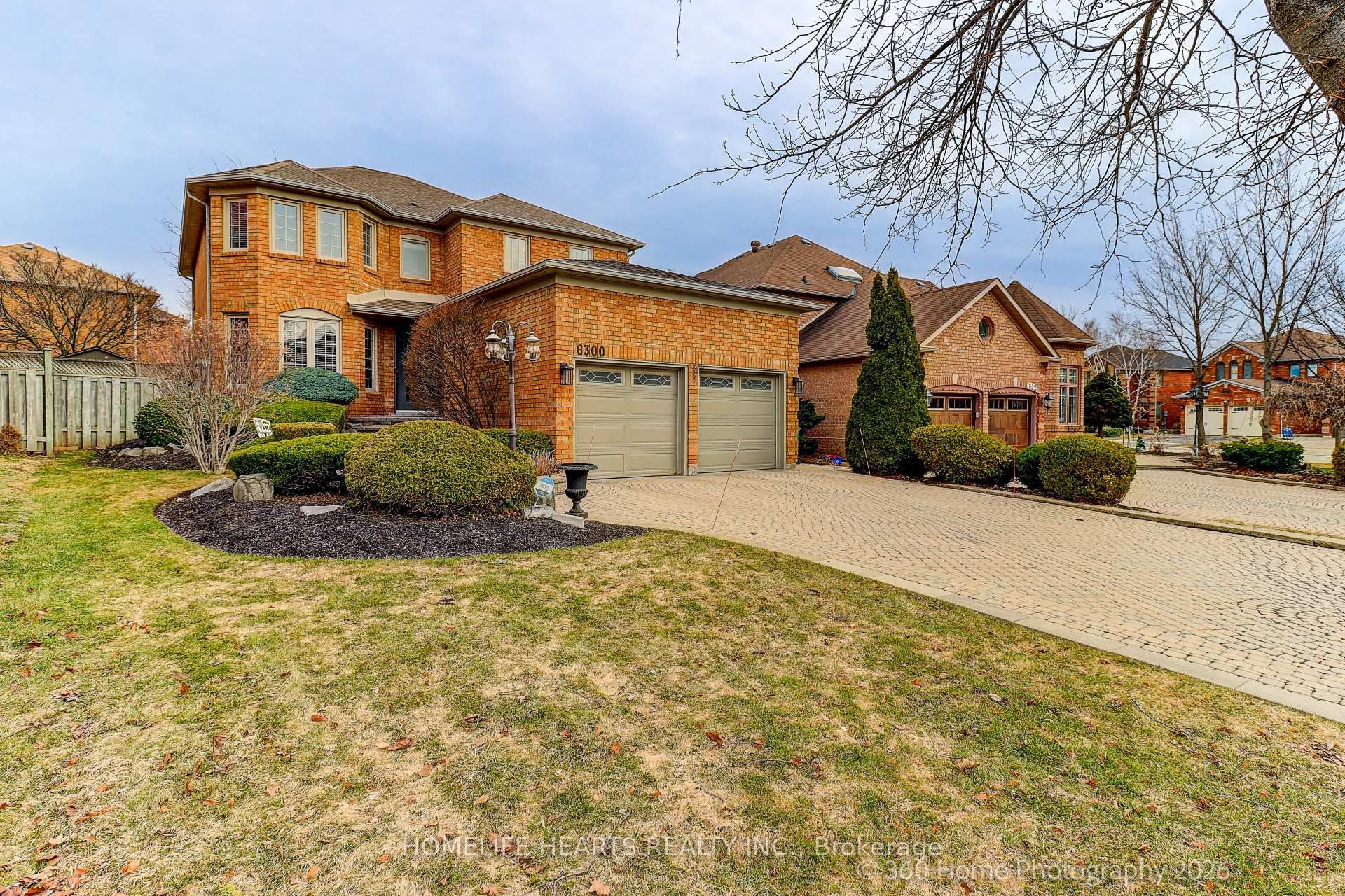 6300 McCracken Drive, Mississauga, ON L5V 1X8 photo 2