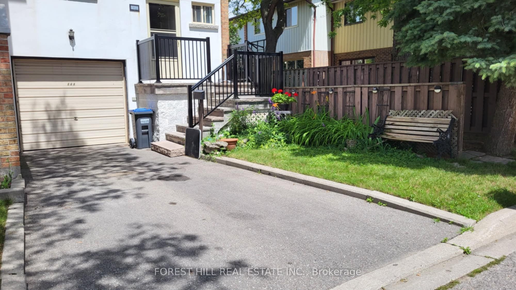 104 Baronwood Court 104, Brampton, ON L6V 3H7 photo 3