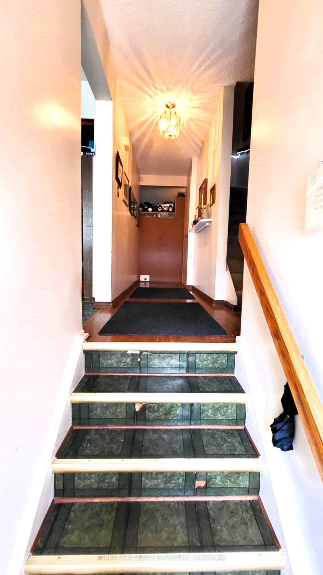 104 Baronwood Court 104, Brampton, ON L6V 3H7 photo 4