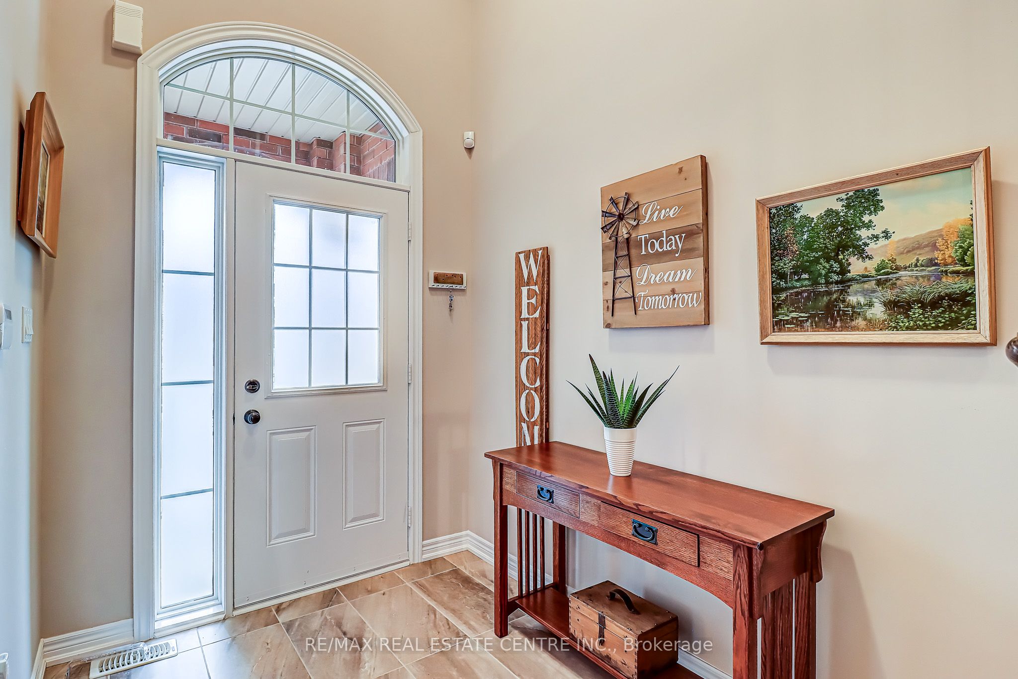 3 Alamode Road, Brampton, ON L6R 3Z8 photo 4