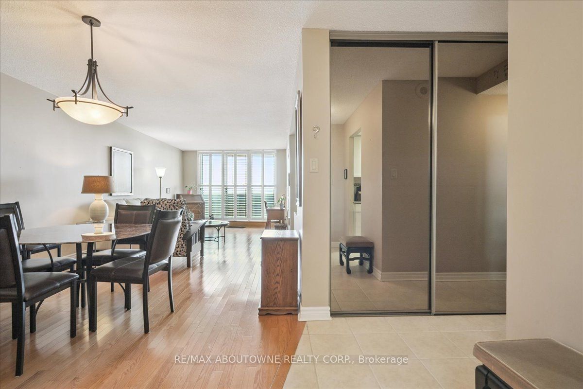 299 Mill Road 1801, Toronto, ON M9C 4V9 photo 5