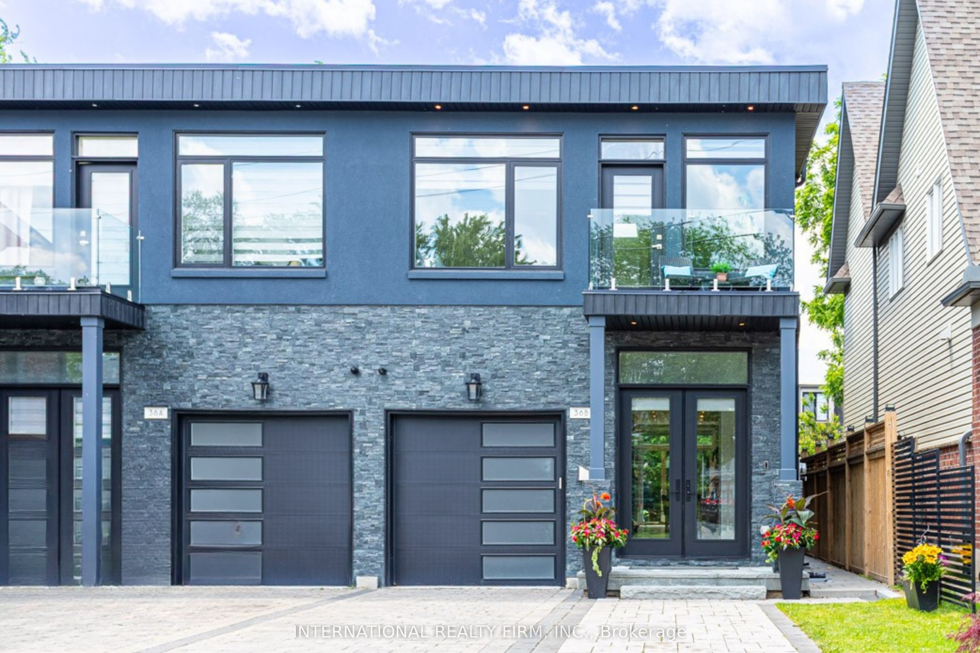 36B PINE Avenue, Mississauga, ON L5H 2P8