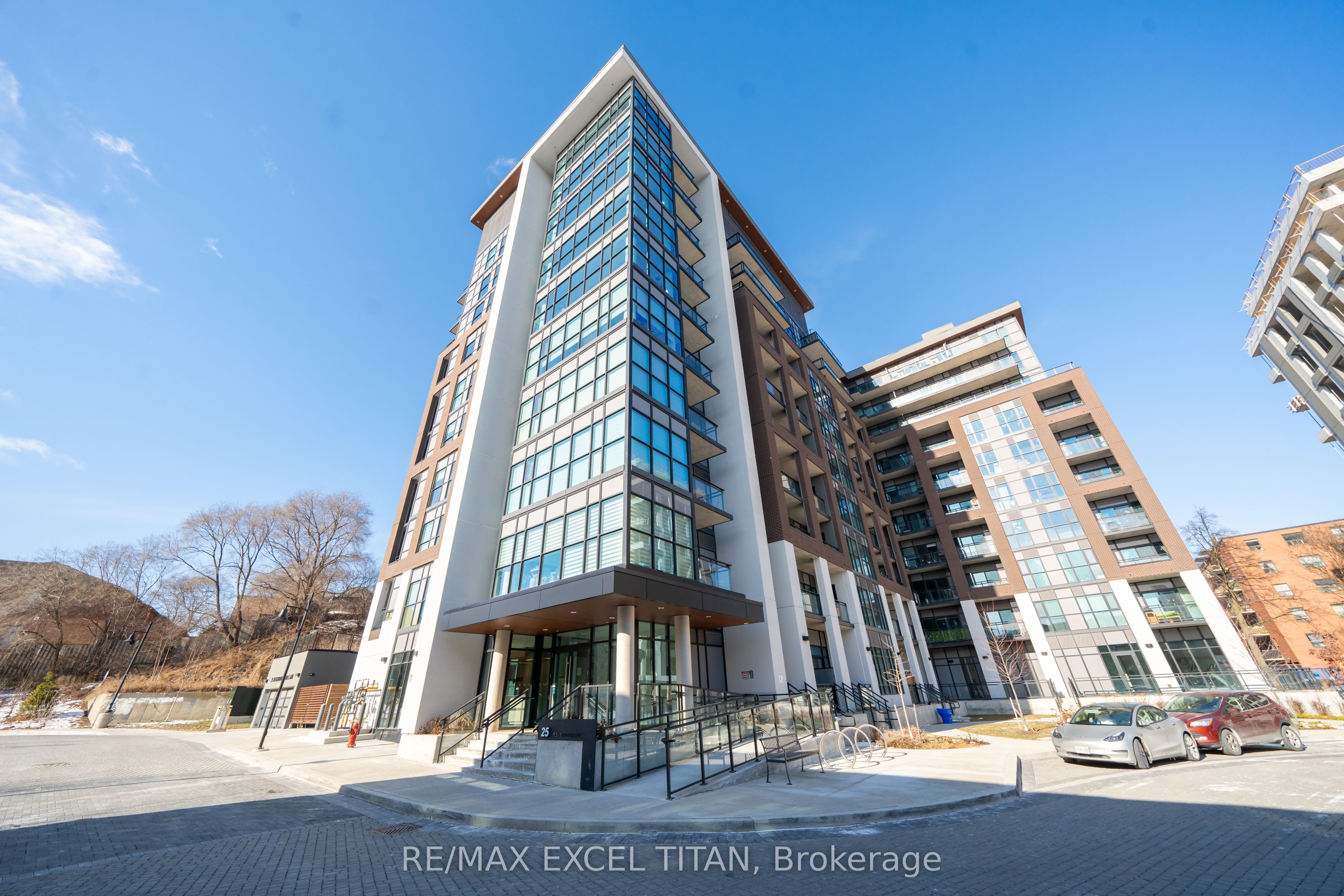 25 Neighbourhood Lane 205, Toronto, ON M8Y 0C4