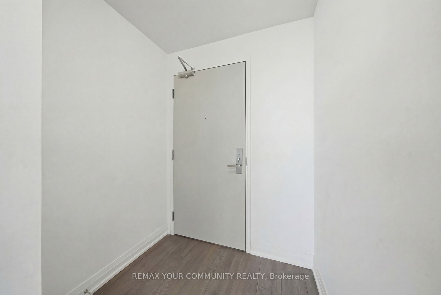 30 Gibbs Road 3107, Toronto, ON M9B 6L6 photo 3