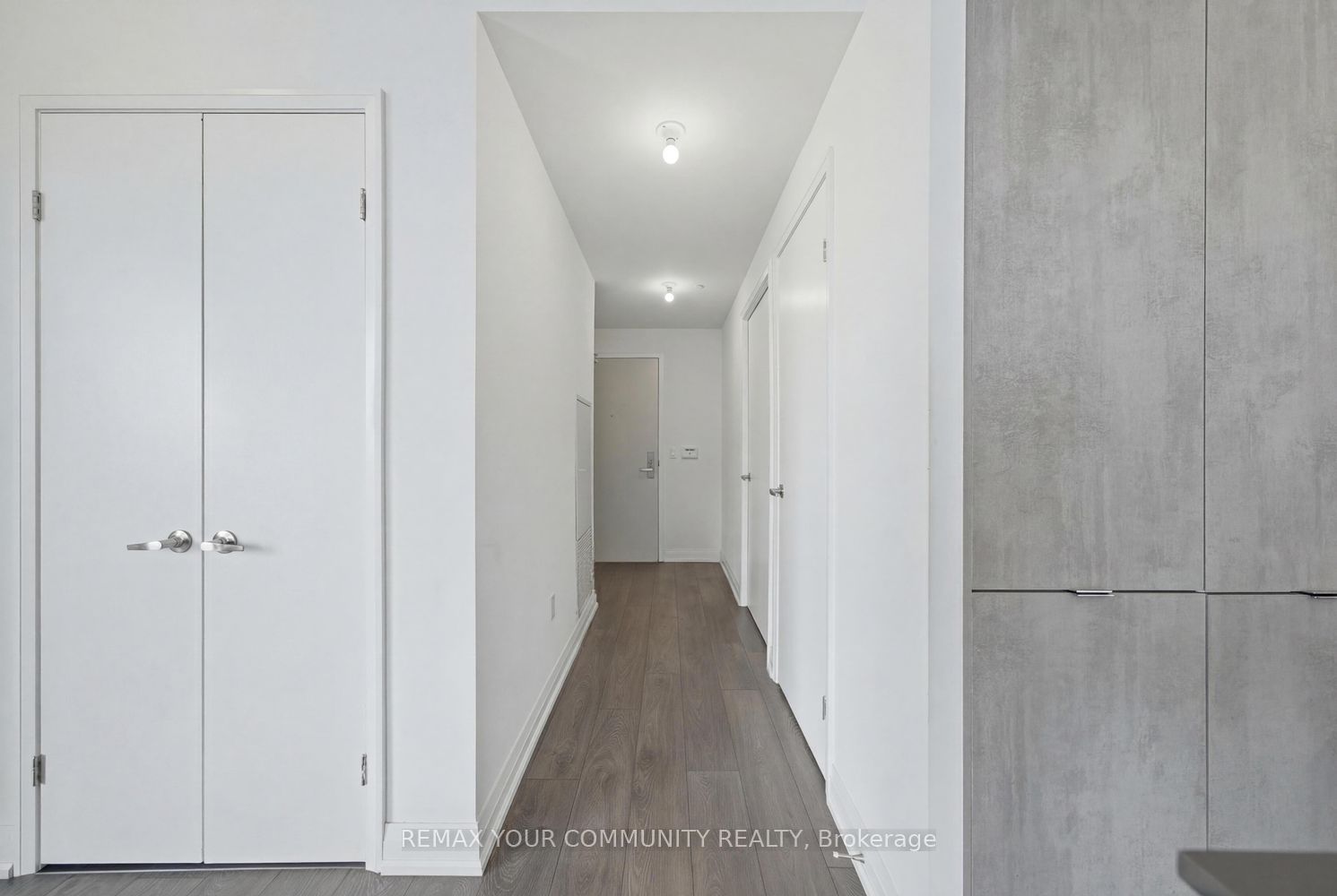 30 Gibbs Road 3107, Toronto, ON M9B 6L6 photo 4
