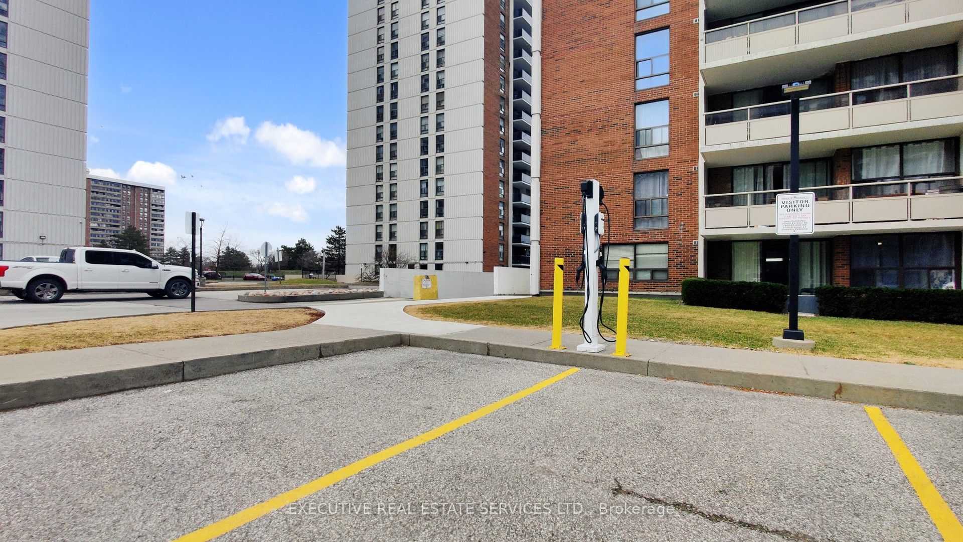4 Kings Cross Road 1512, Brampton, ON L6T 3X8 photo 4