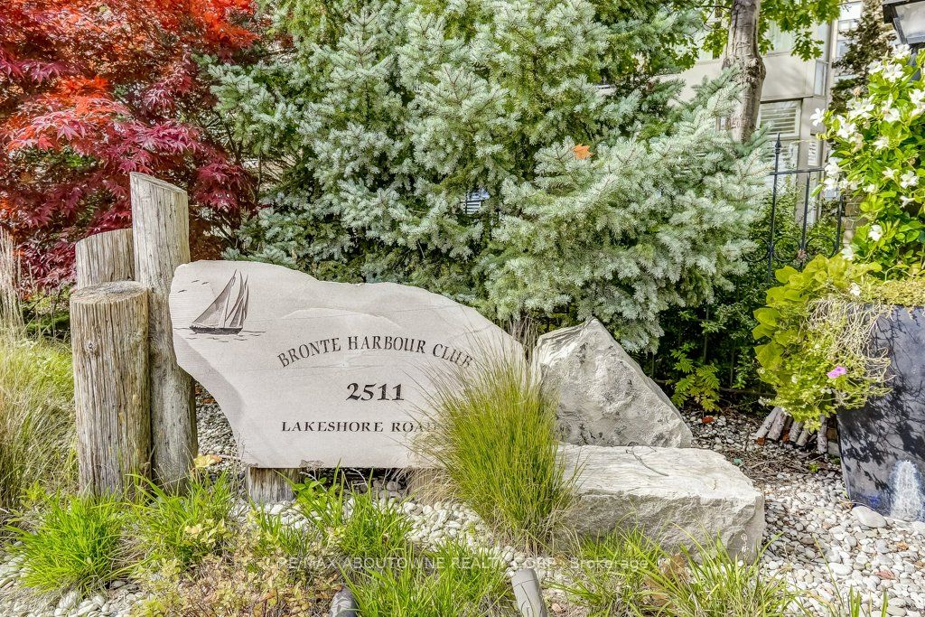 2511 Lakeshore Road W 519, Oakville, ON L6L 6L9 photo 4