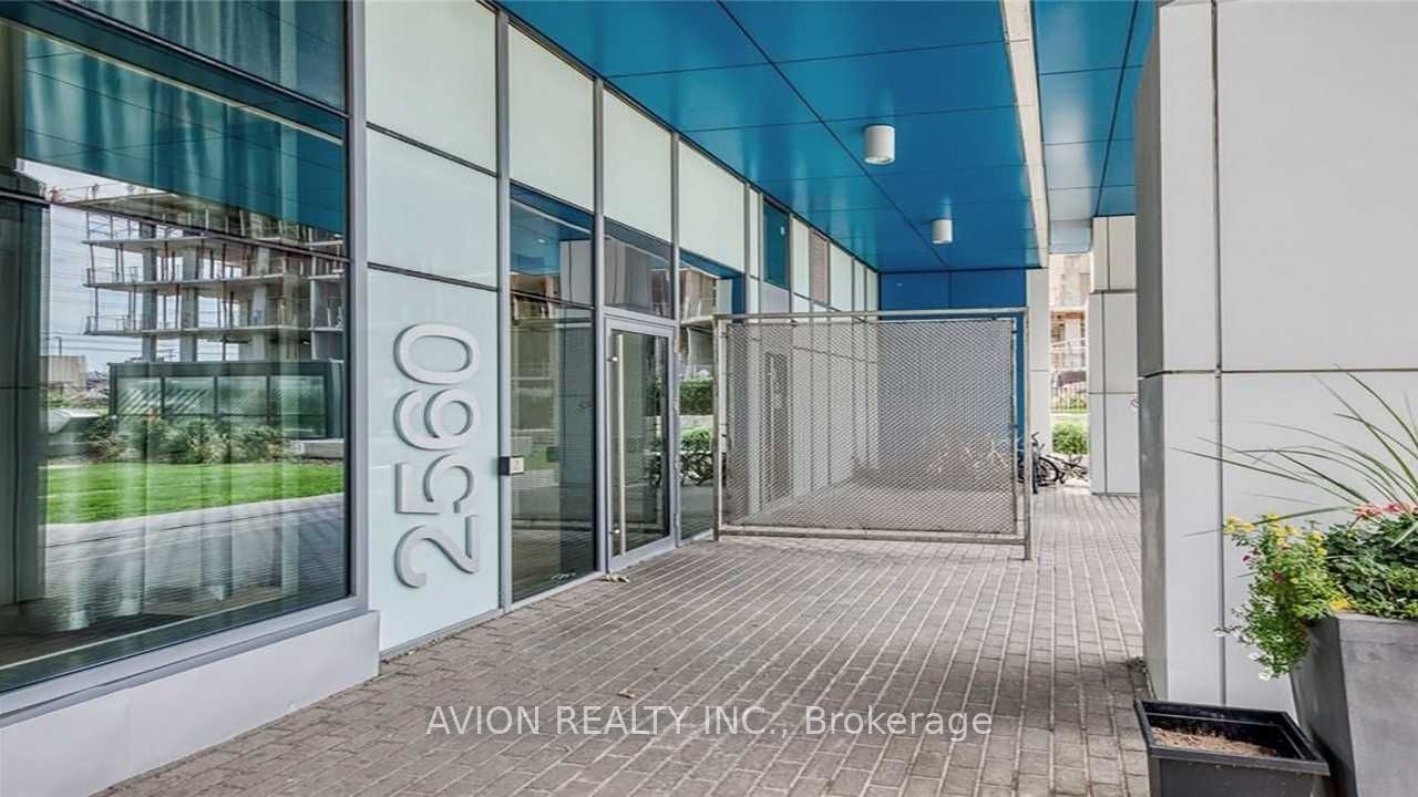 2560 Eglinton Avenue W 1504, Mississauga, ON L5M 5R1 photo 2