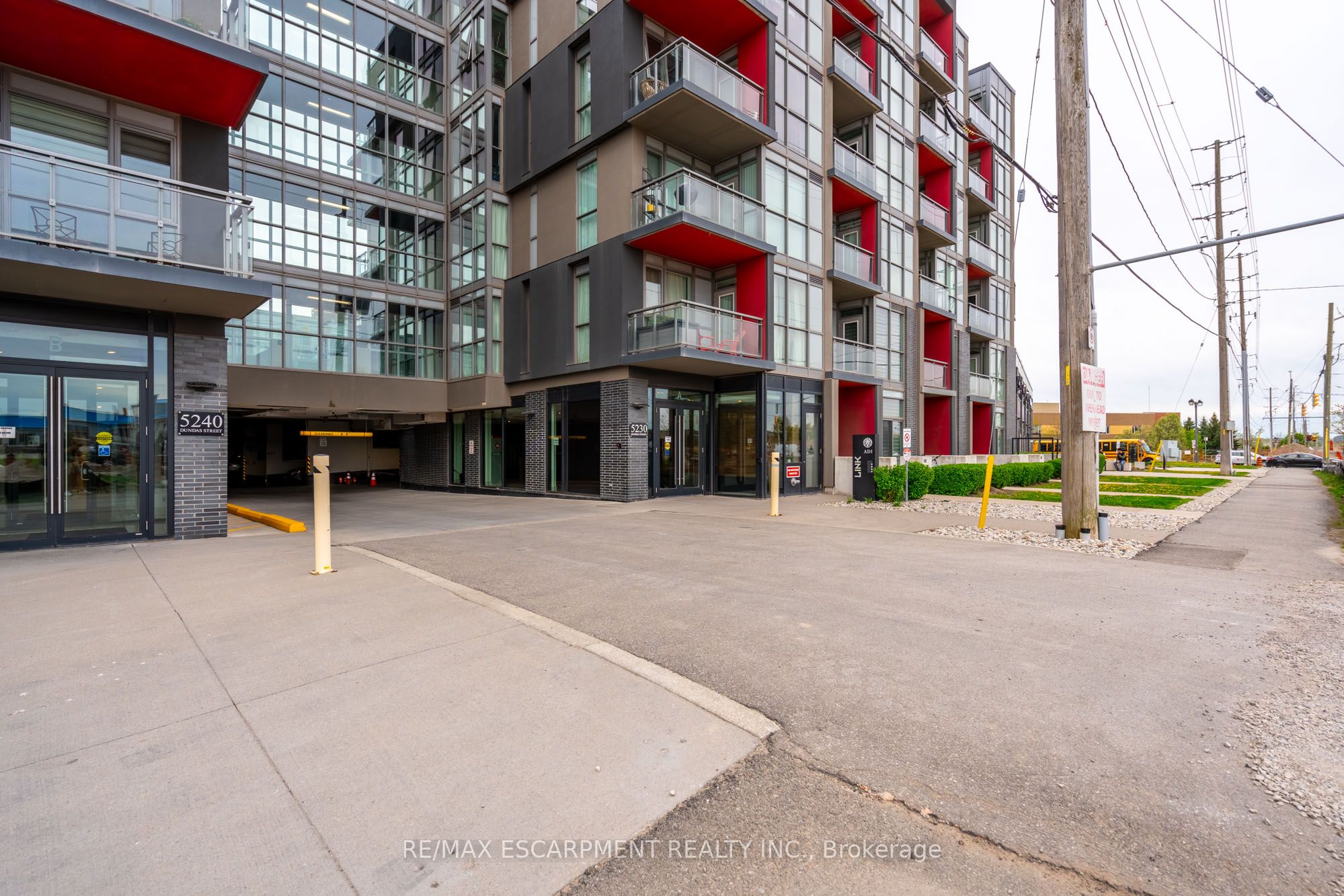 5240 Dundas Street B418, Burlington, ON L7L 0J6 photo 2