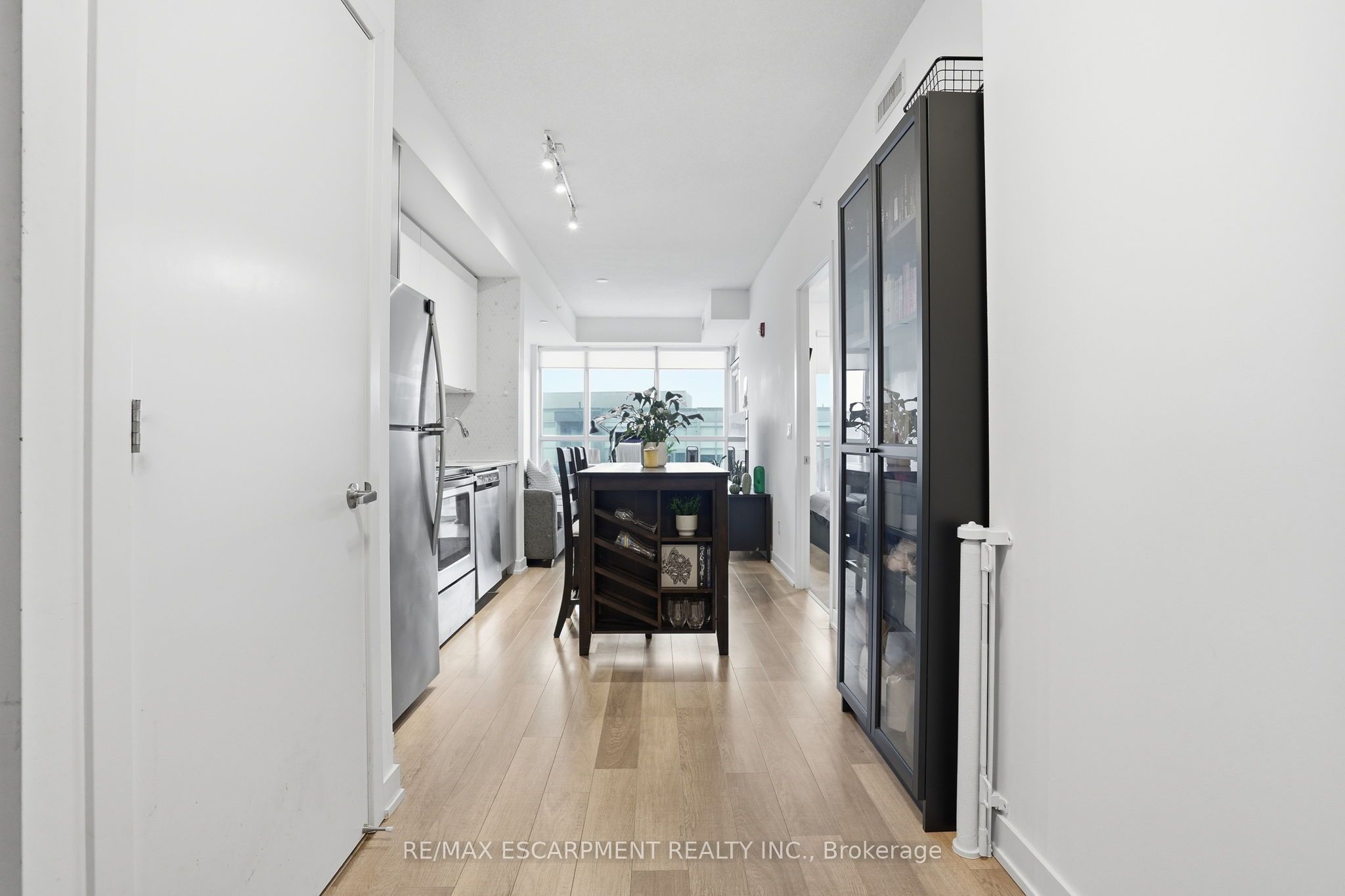 5240 Dundas Street B418, Burlington, ON L7L 0J6 photo 5