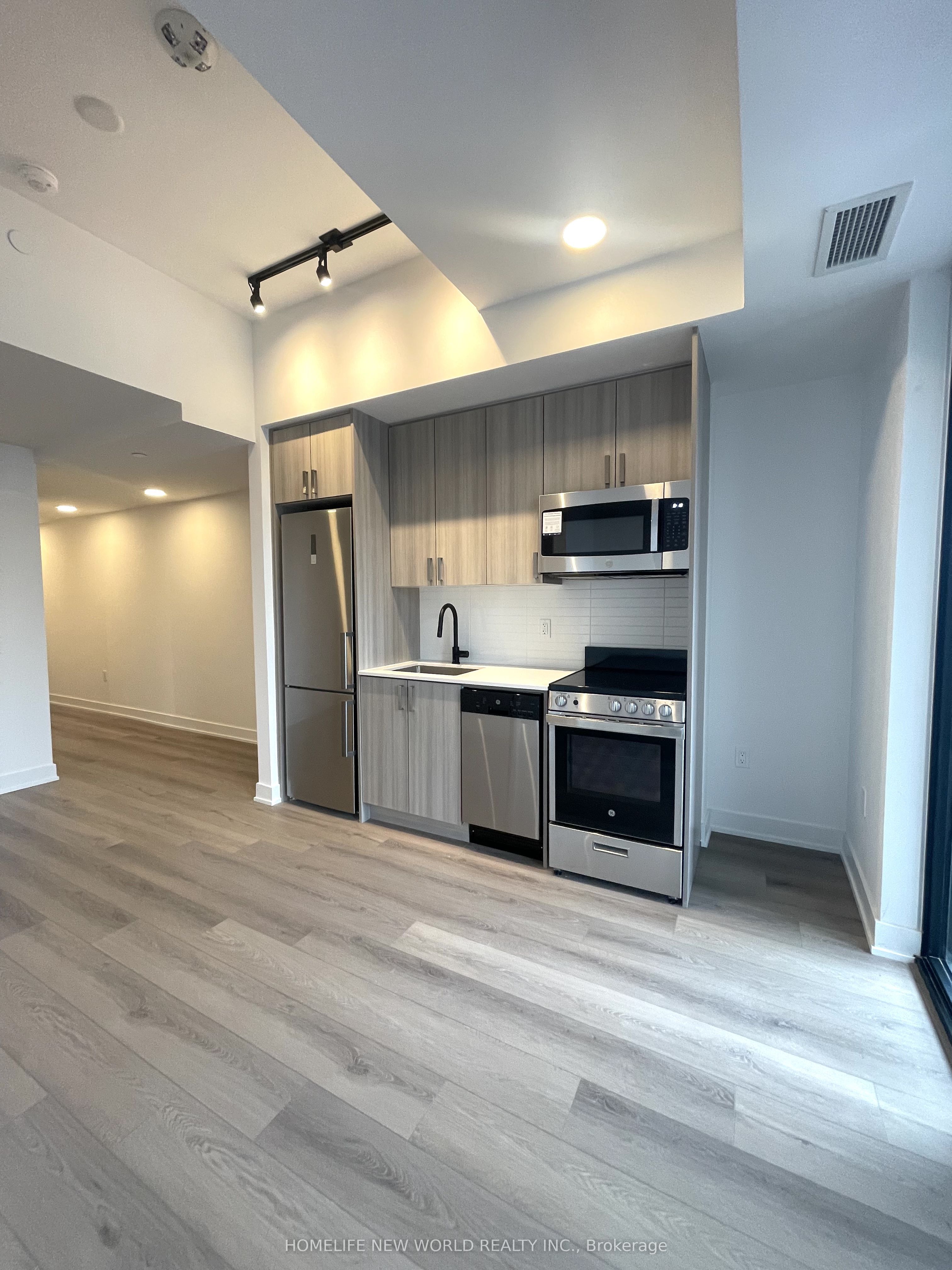 758 Dovercourt Road 608, Toronto, ON M6H 0G7 photo 3