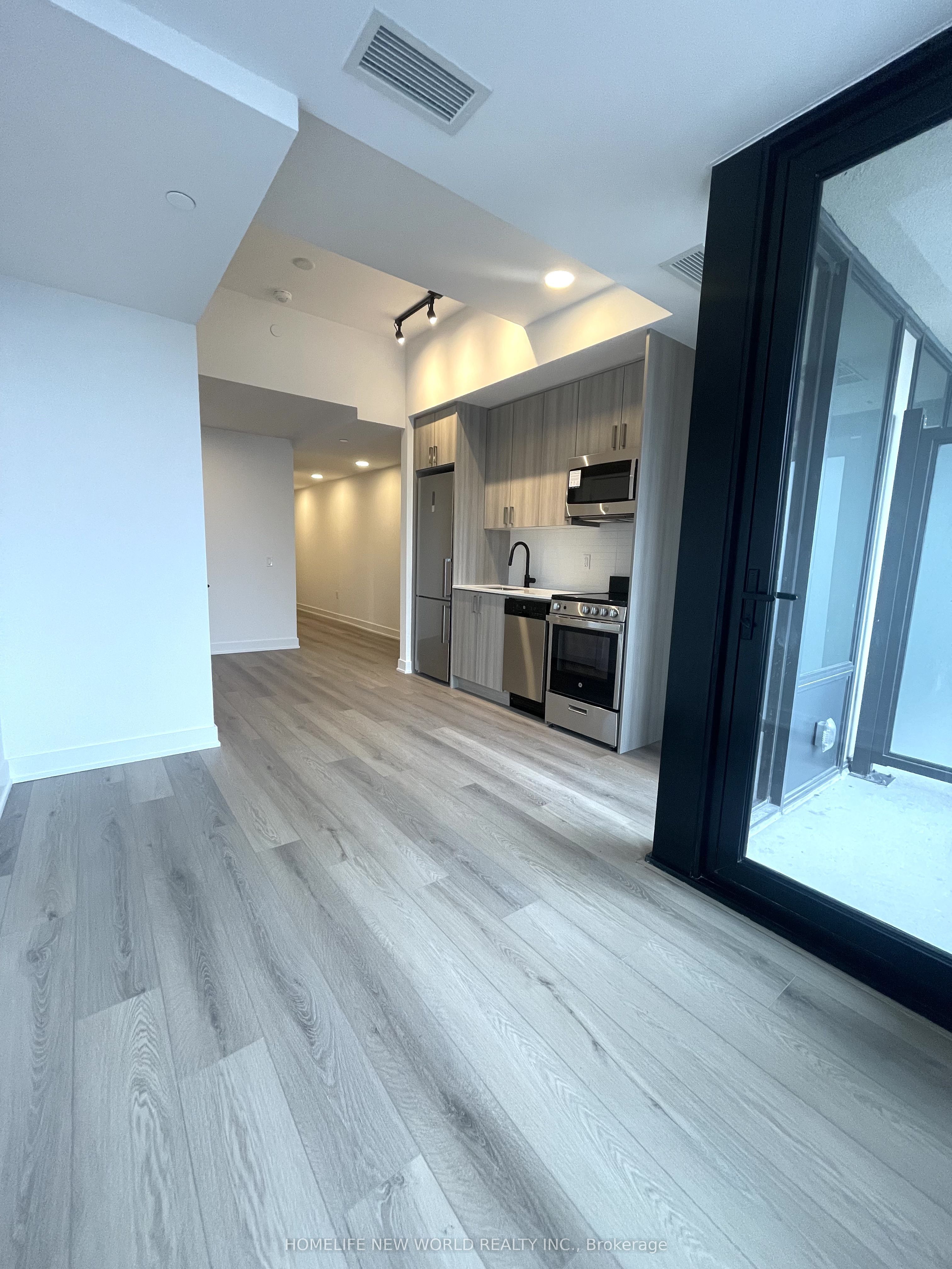 758 Dovercourt Road 608, Toronto, ON M6H 0G7 photo 4