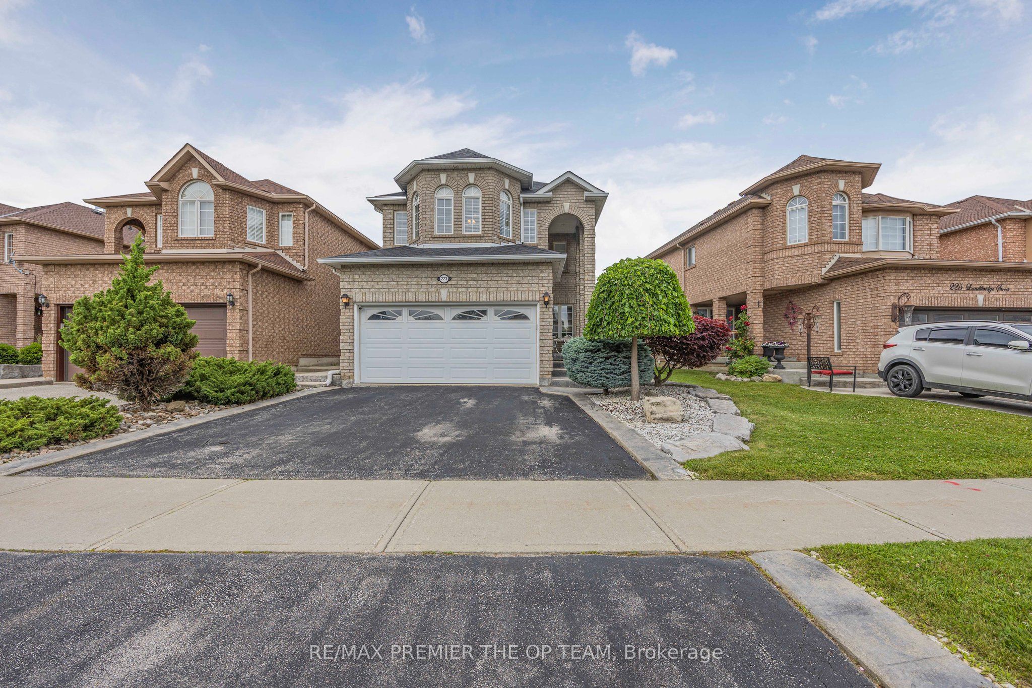 223 Landsbridge Street, Caledon, ON L7E 2J6