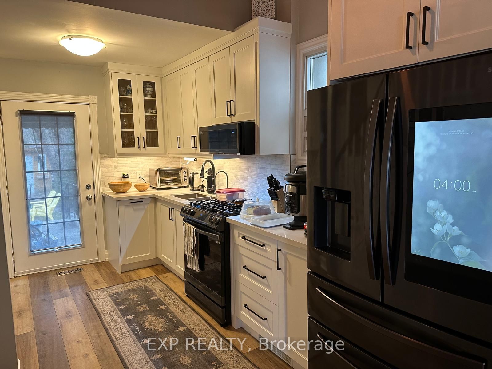 172 Eileen Avenue, Toronto, ON M6N 1W1 photo 2
