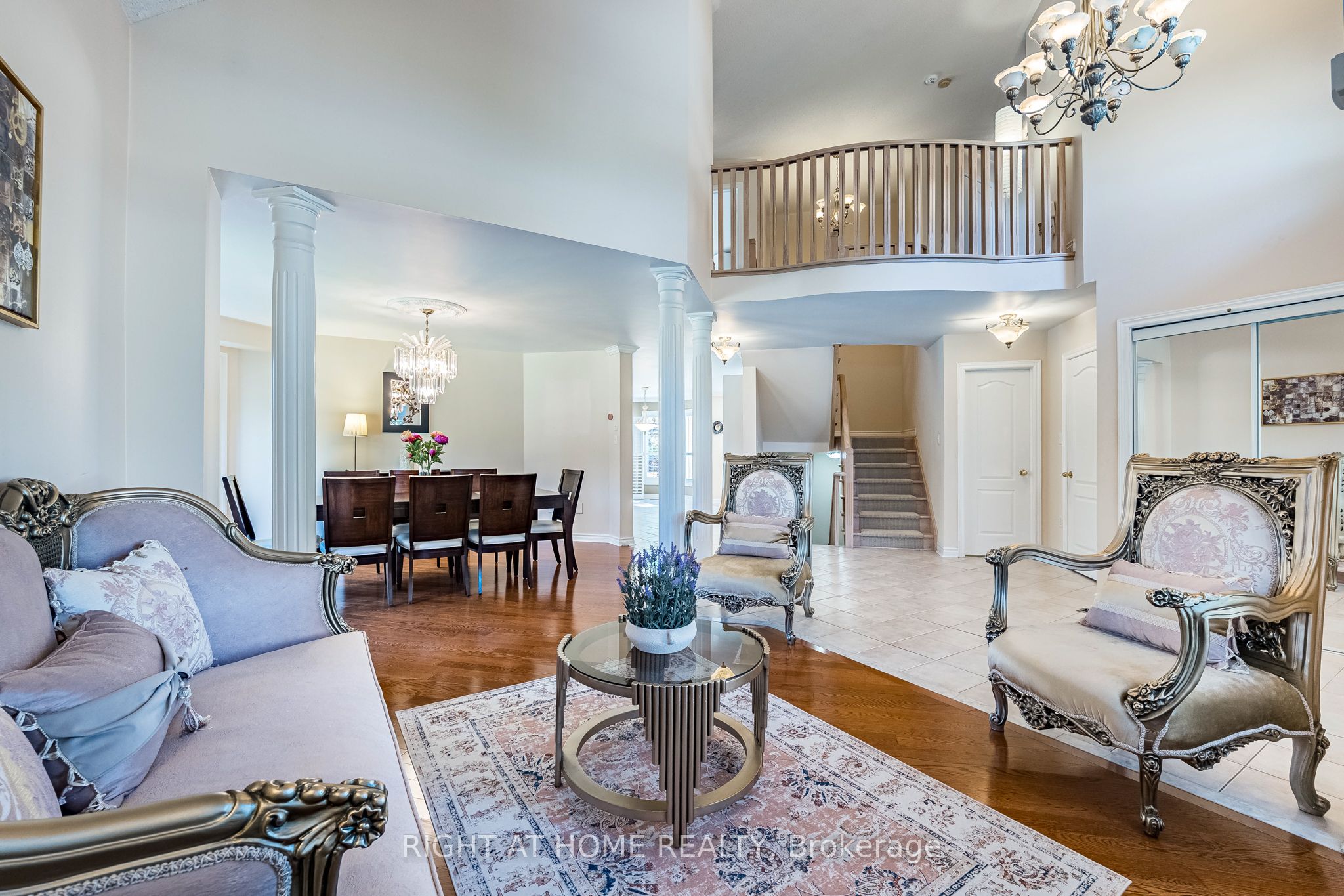 2204 Carpenters Circle, Oakville, ON L6M 3C7 photo 5