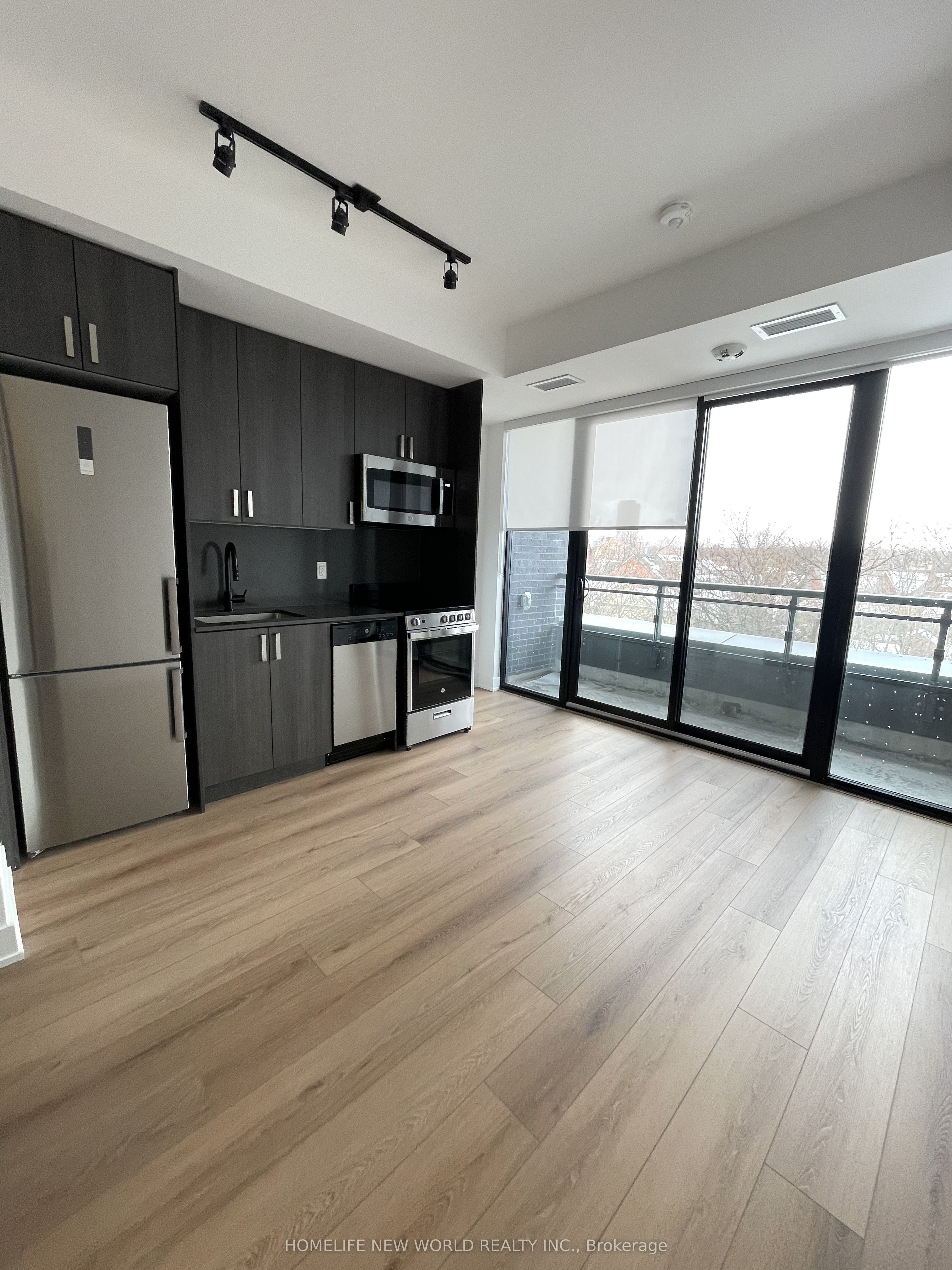 758 Dovercourt Road 409, Toronto, ON M6H 0G7 photo 3