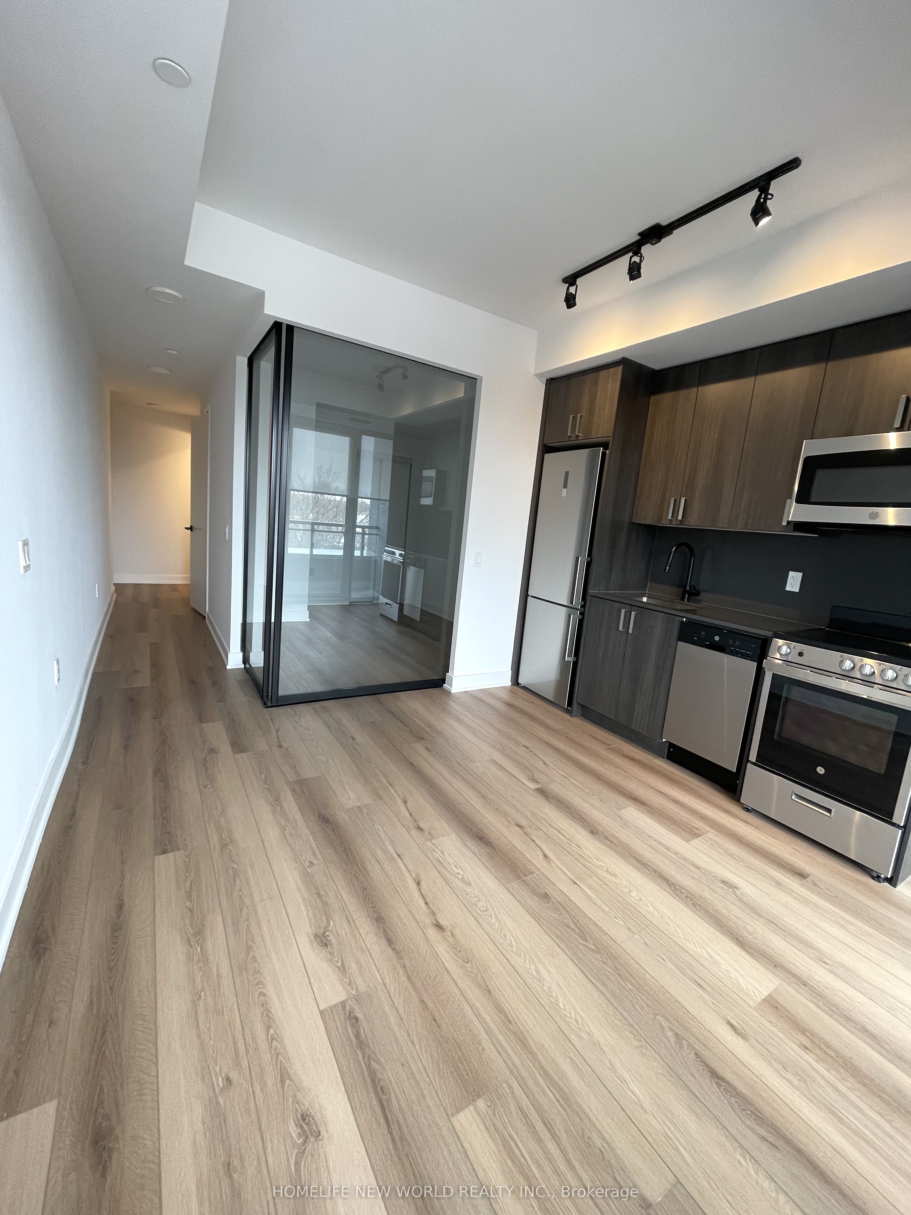 758 Dovercourt Road 409, Toronto, ON M6H 0G7 photo 4