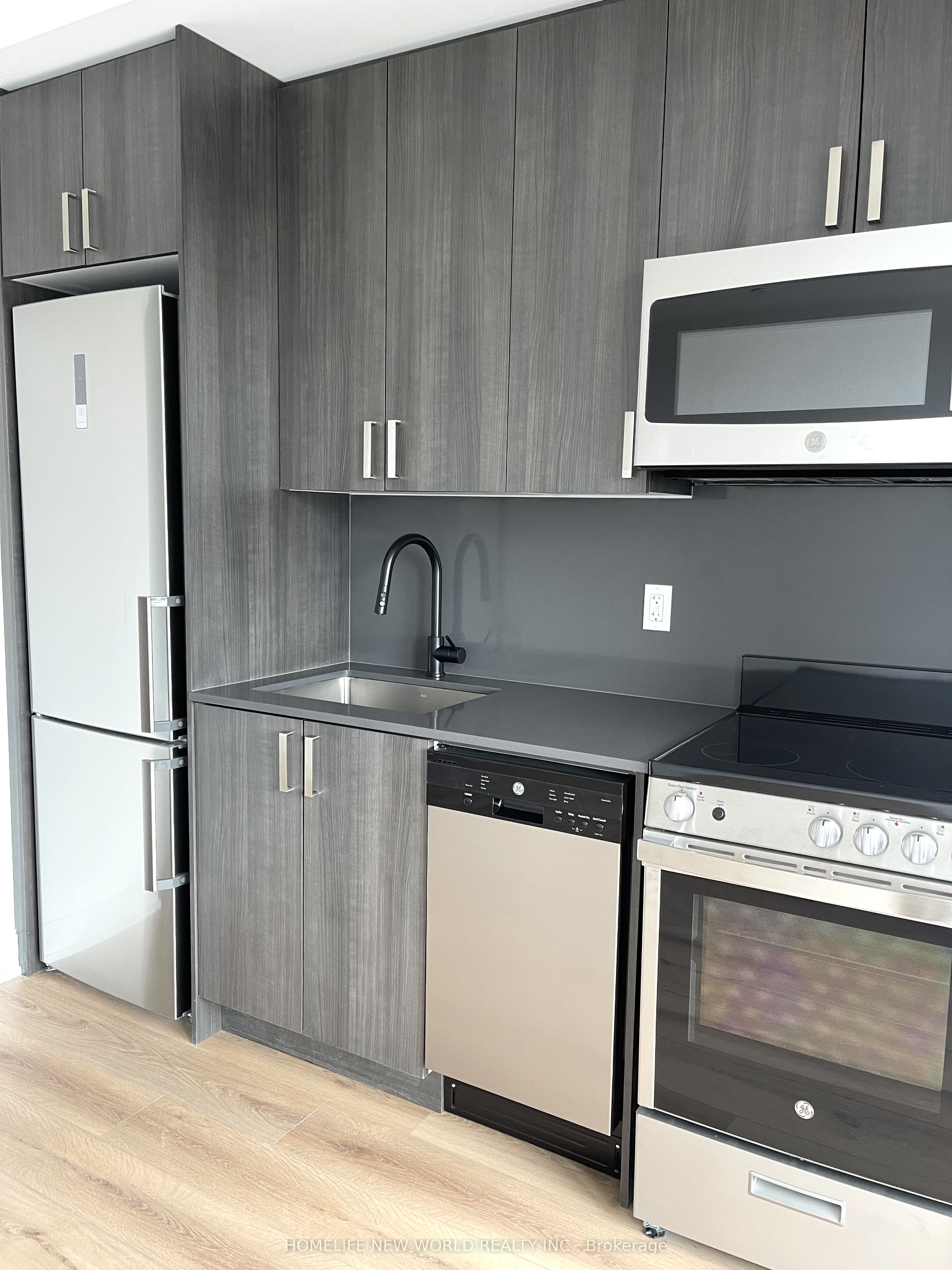 758 Dovercourt Road 409, Toronto, ON M6H 0G7 photo 5