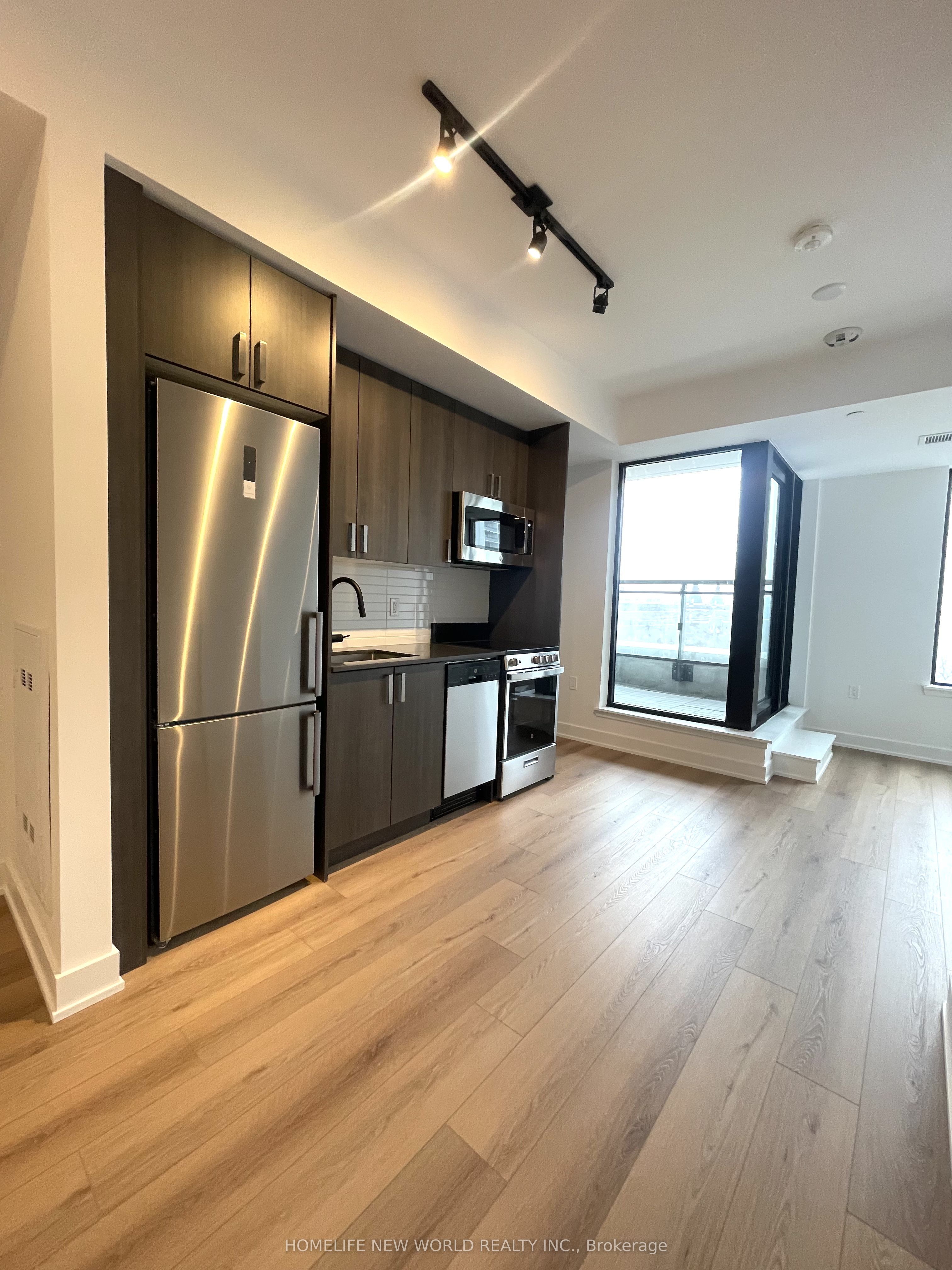 758 Dovercourt Road 506, Toronto, ON M6H 0G7 photo 4