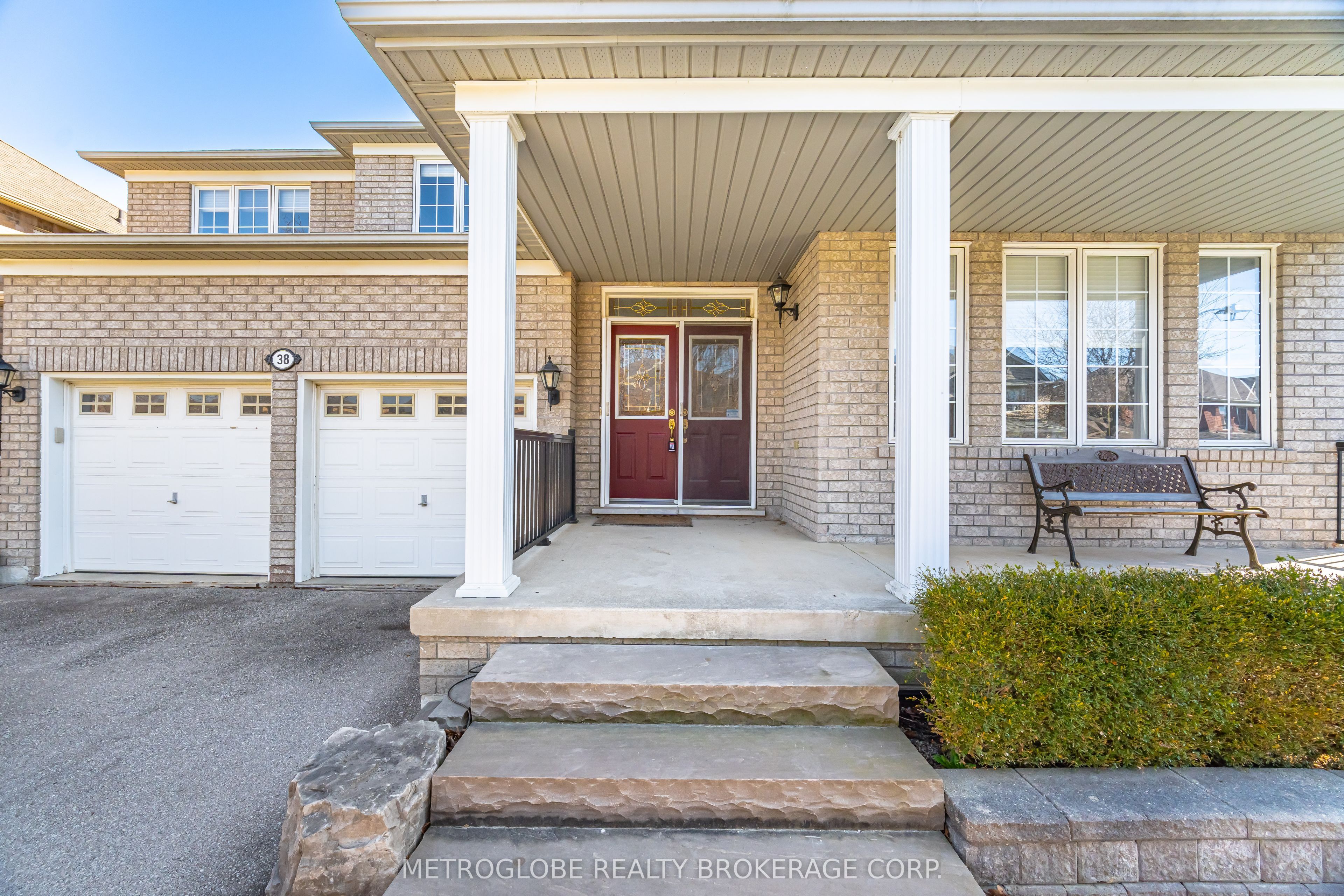 38 Maltby Court, Brampton, ON L6P 1A5 photo 3