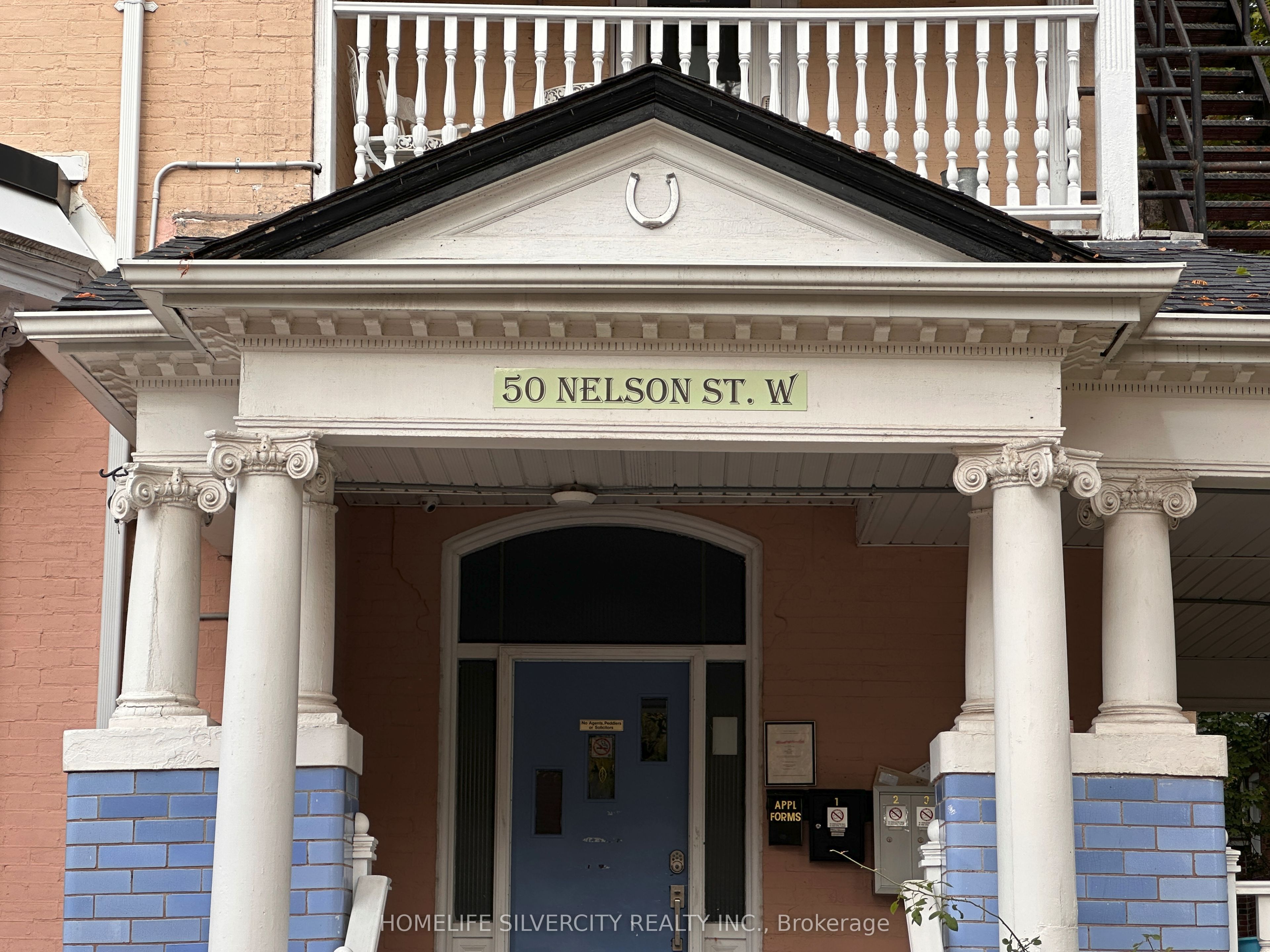50 Nelson Street W 4, Brampton, ON L6X 1C3 photo 2