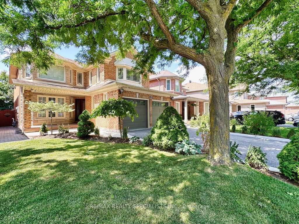 9 Siesta Court, Brampton, ON L6R 1P2 photo 2