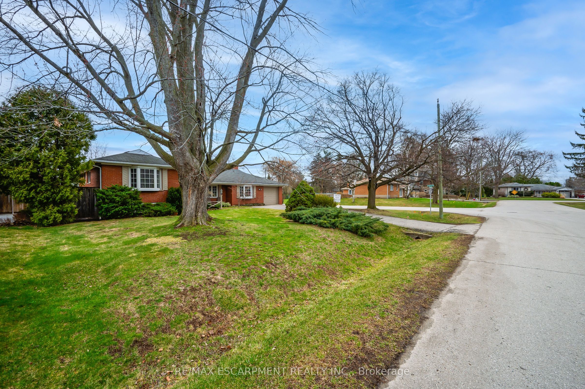 345 Sandlewood Road, Oakville, ON L6L 3S1 photo 2