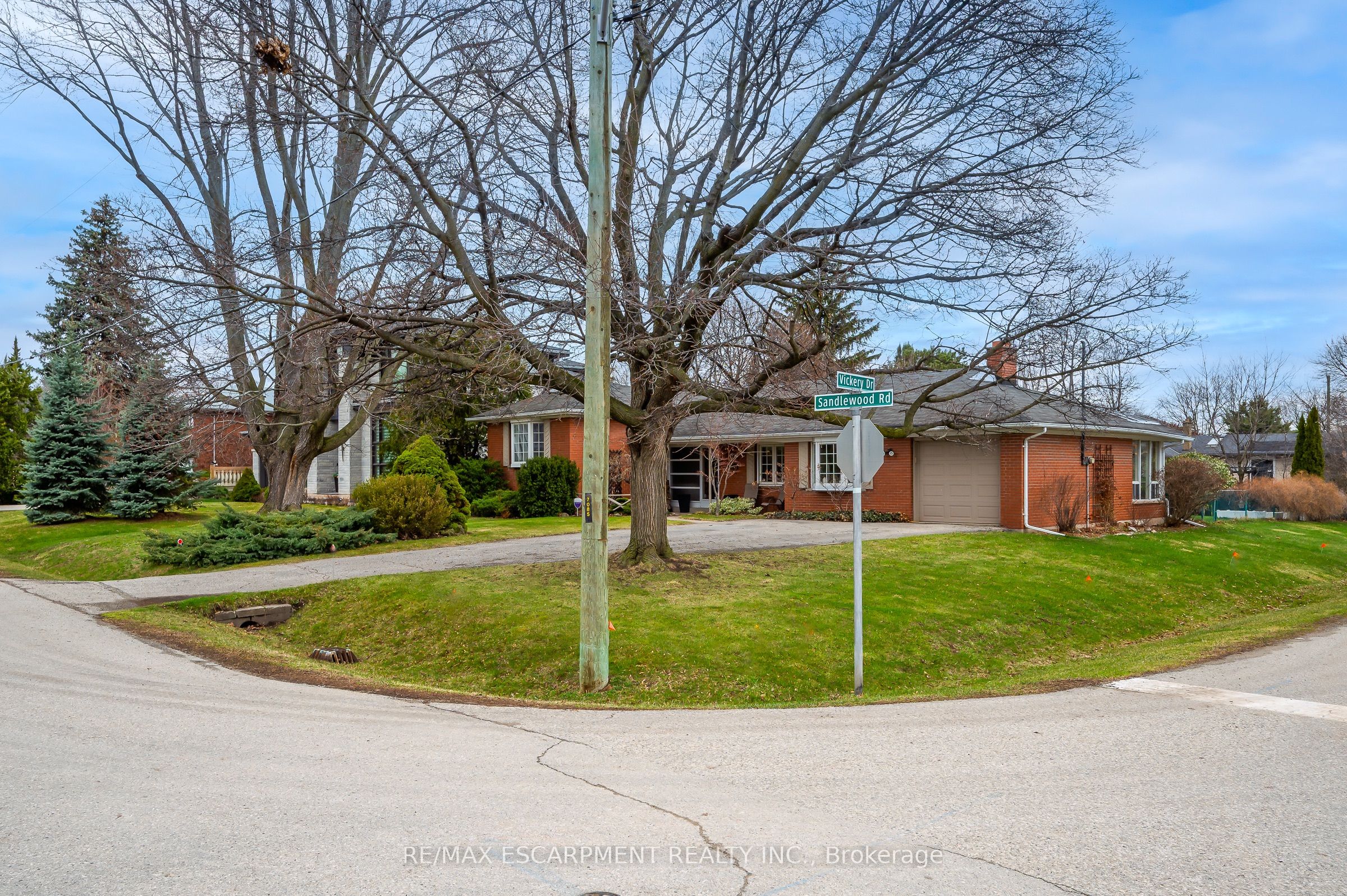 345 Sandlewood Road, Oakville, ON L6L 3S1 photo 3
