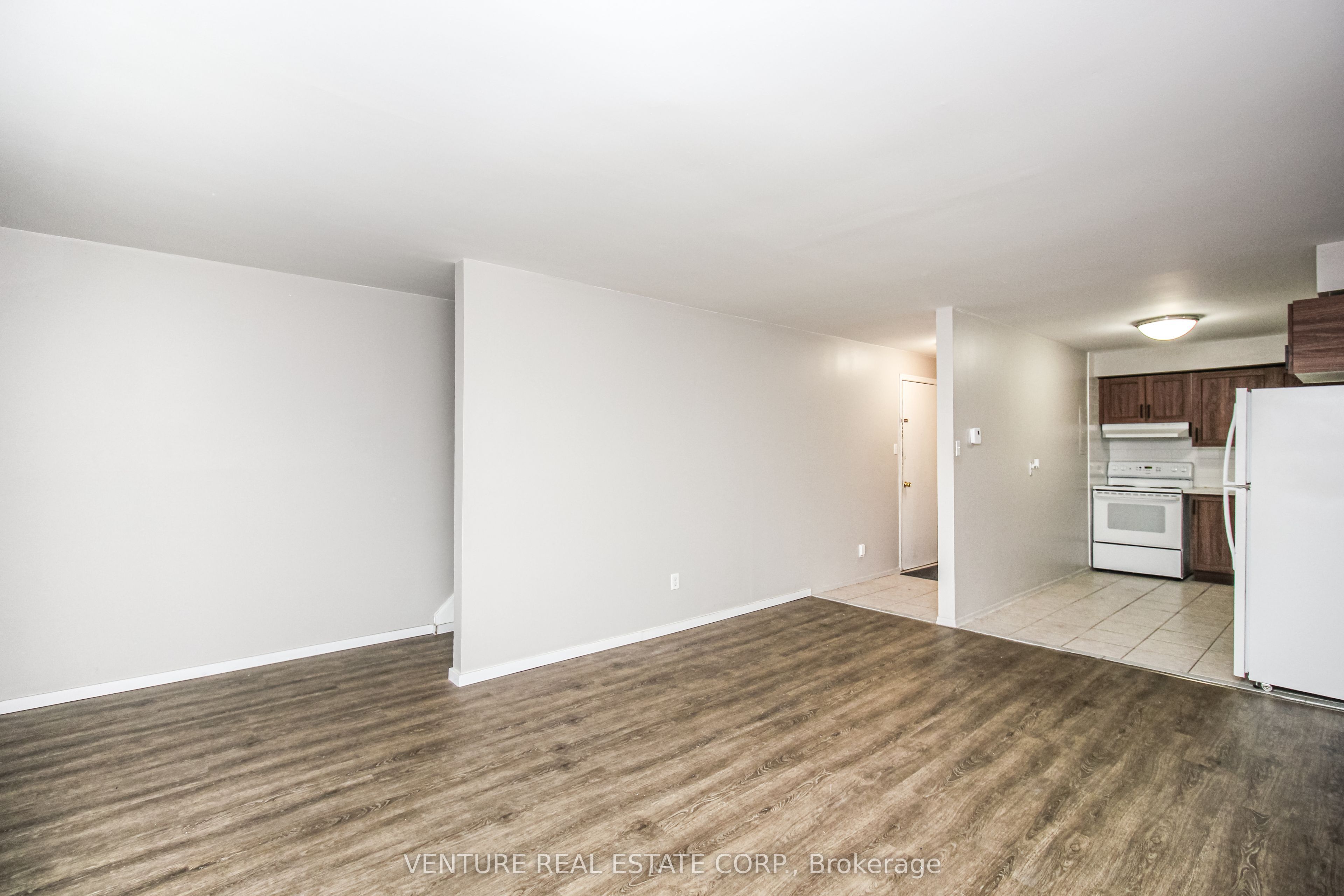 4227B Dundas Street W 1, Toronto, ON M8X 1Y3 photo 3