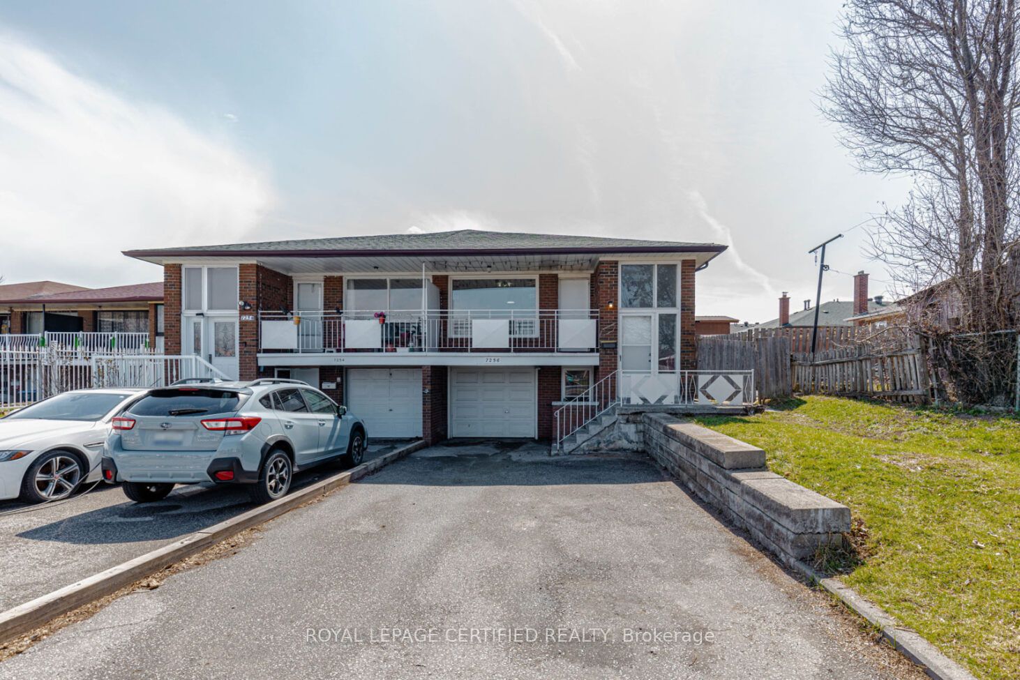 7256 Lancaster Avenue S, Mississauga, ON L4T 2L6 photo 2
