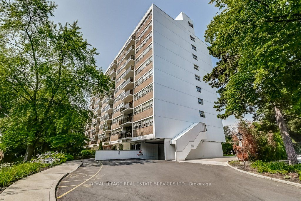 212 Kerr Street 404, Oakville, ON L6K 3B1 photo 2